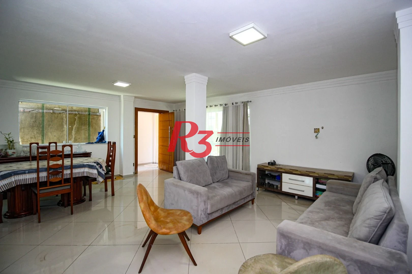 Sobrado com 3 dormitórios à venda, 250 m² por R$ 1.400.000,00 - Campo Grande - Santos/SP
