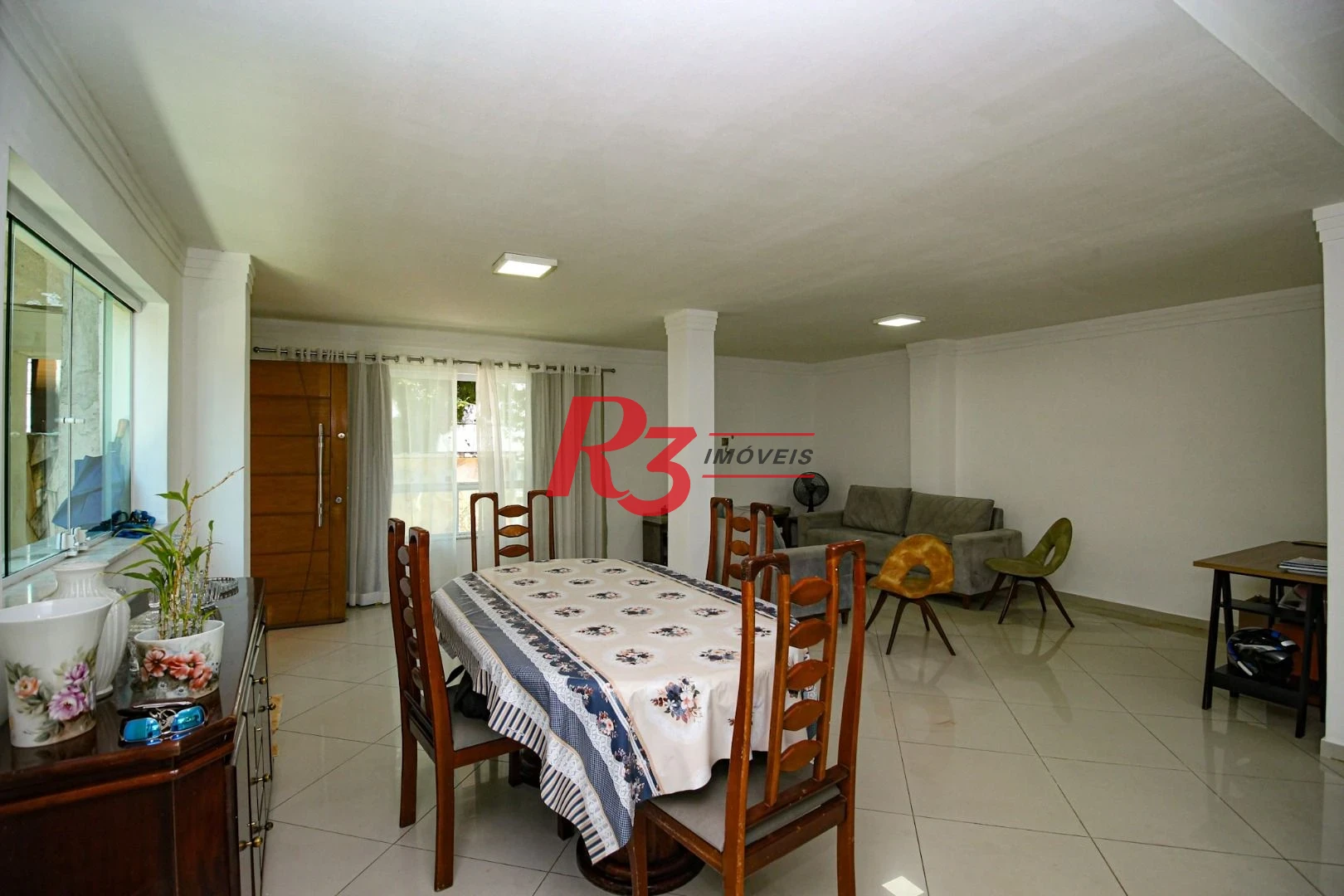 Sobrado com 3 dormitórios à venda, 250 m² por R$ 1.400.000,00 - Campo Grande - Santos/SP