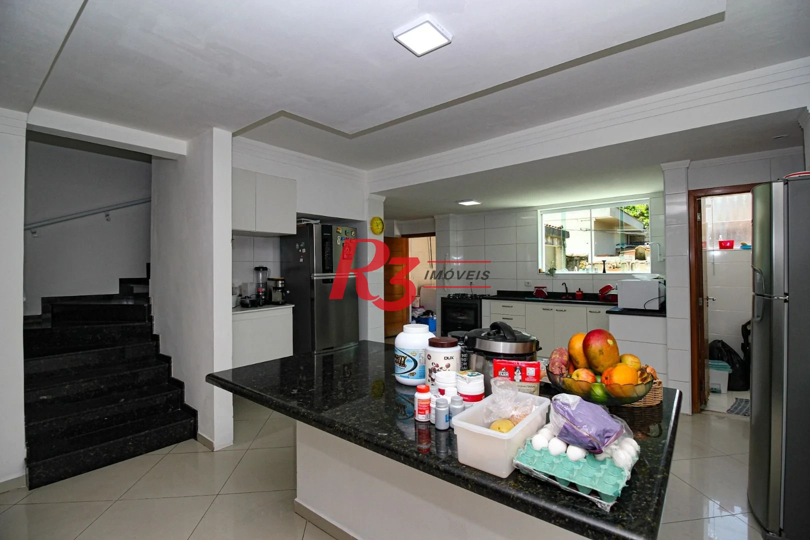 Sobrado com 3 dormitórios à venda, 250 m² por R$ 1.400.000,00 - Campo Grande - Santos/SP