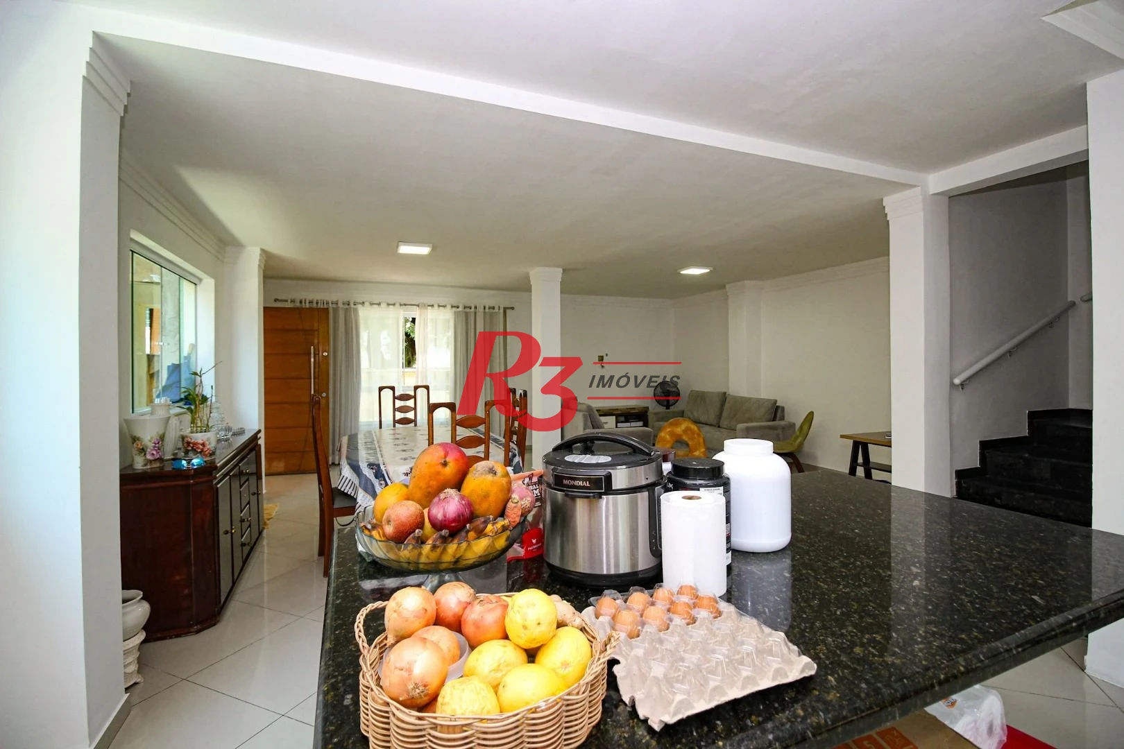 Sobrado com 3 dormitórios à venda, 250 m² por R$ 1.400.000,00 - Campo Grande - Santos/SP