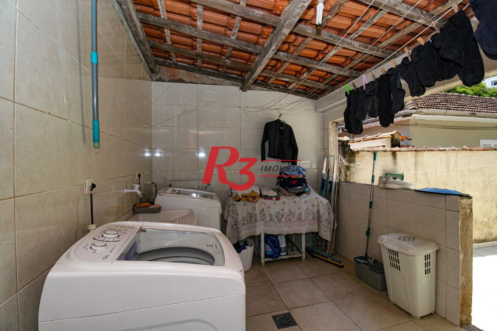 Sobrado com 3 dormitórios à venda, 250 m² por R$ 1.400.000,00 - Campo Grande - Santos/SP