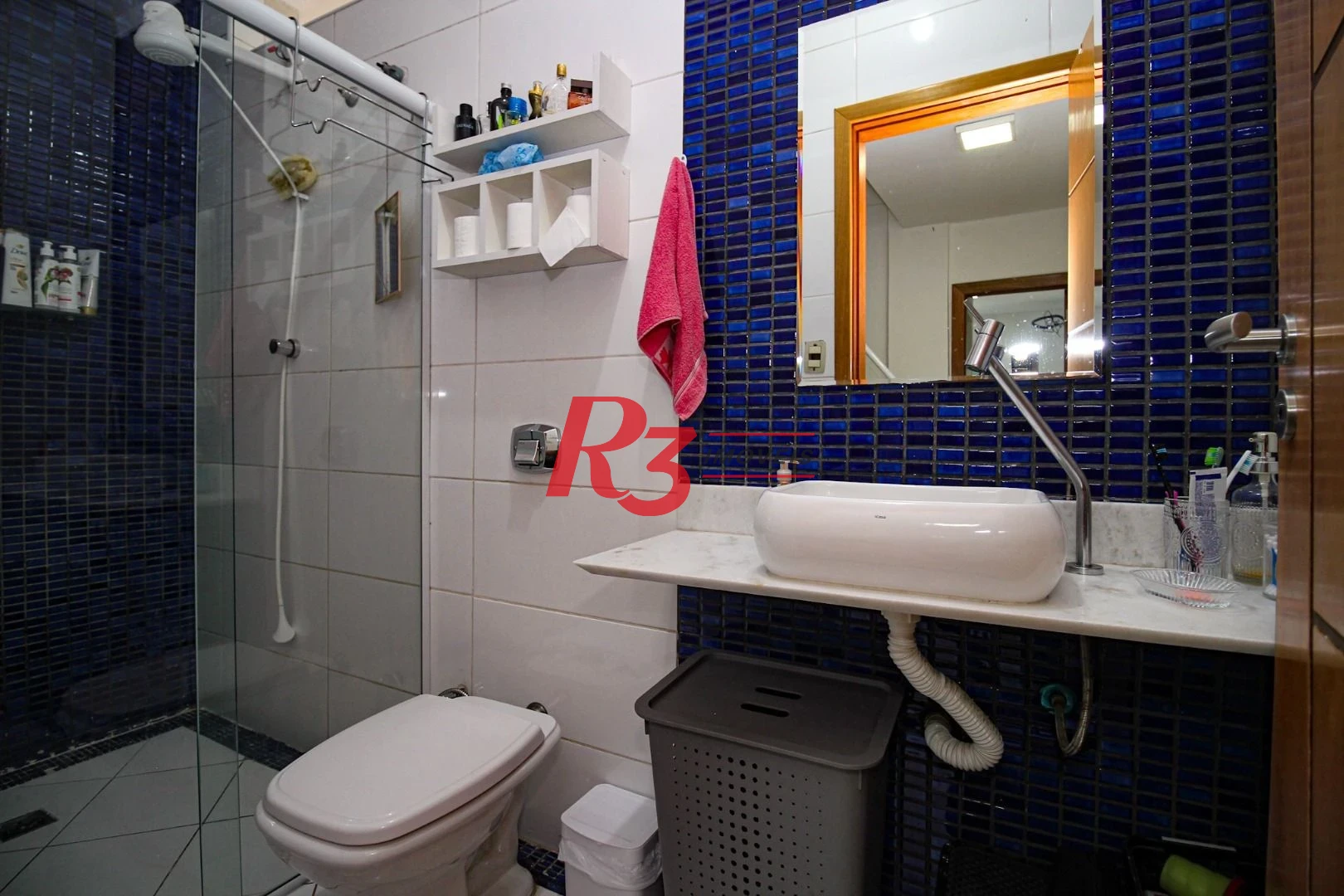 Sobrado com 3 dormitórios à venda, 250 m² por R$ 1.400.000,00 - Campo Grande - Santos/SP