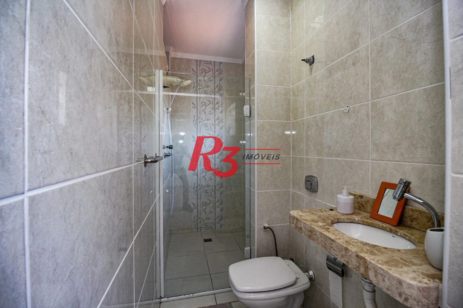 Sobrado com 3 dormitórios à venda, 250 m² por R$ 1.400.000,00 - Campo Grande - Santos/SP