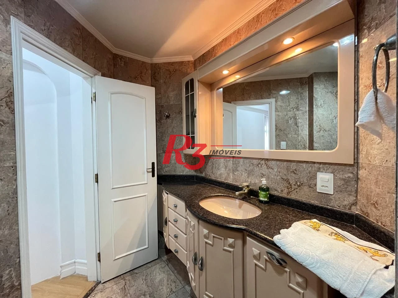Apartamento à venda, 130 m² por R$ 900.000,00 - Encruzilhada - Santos/SP