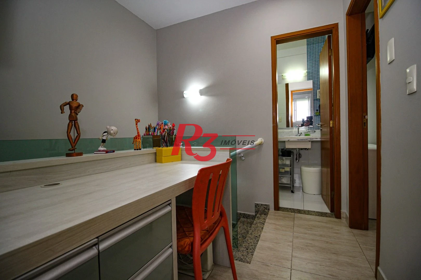 Casa com 3 dormitórios à venda, 136 m² por R$ 1.150.000,00 - Gonzaga - Santos/SP