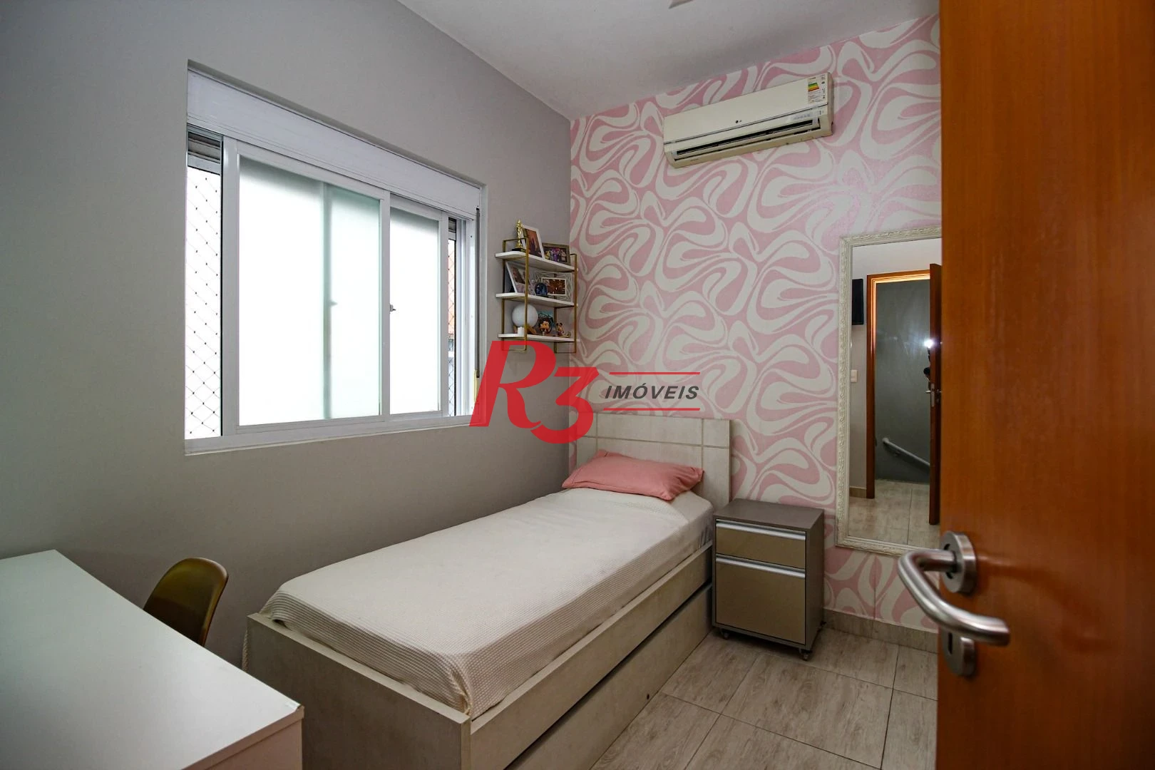 Casa com 3 dormitórios à venda, 136 m² por R$ 1.150.000,00 - Gonzaga - Santos/SP