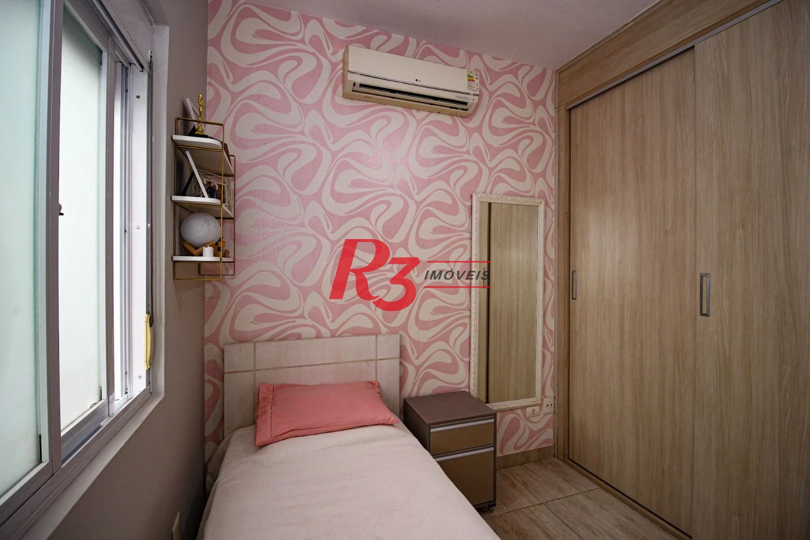 Casa com 3 dormitórios à venda, 136 m² por R$ 1.150.000,00 - Gonzaga - Santos/SP