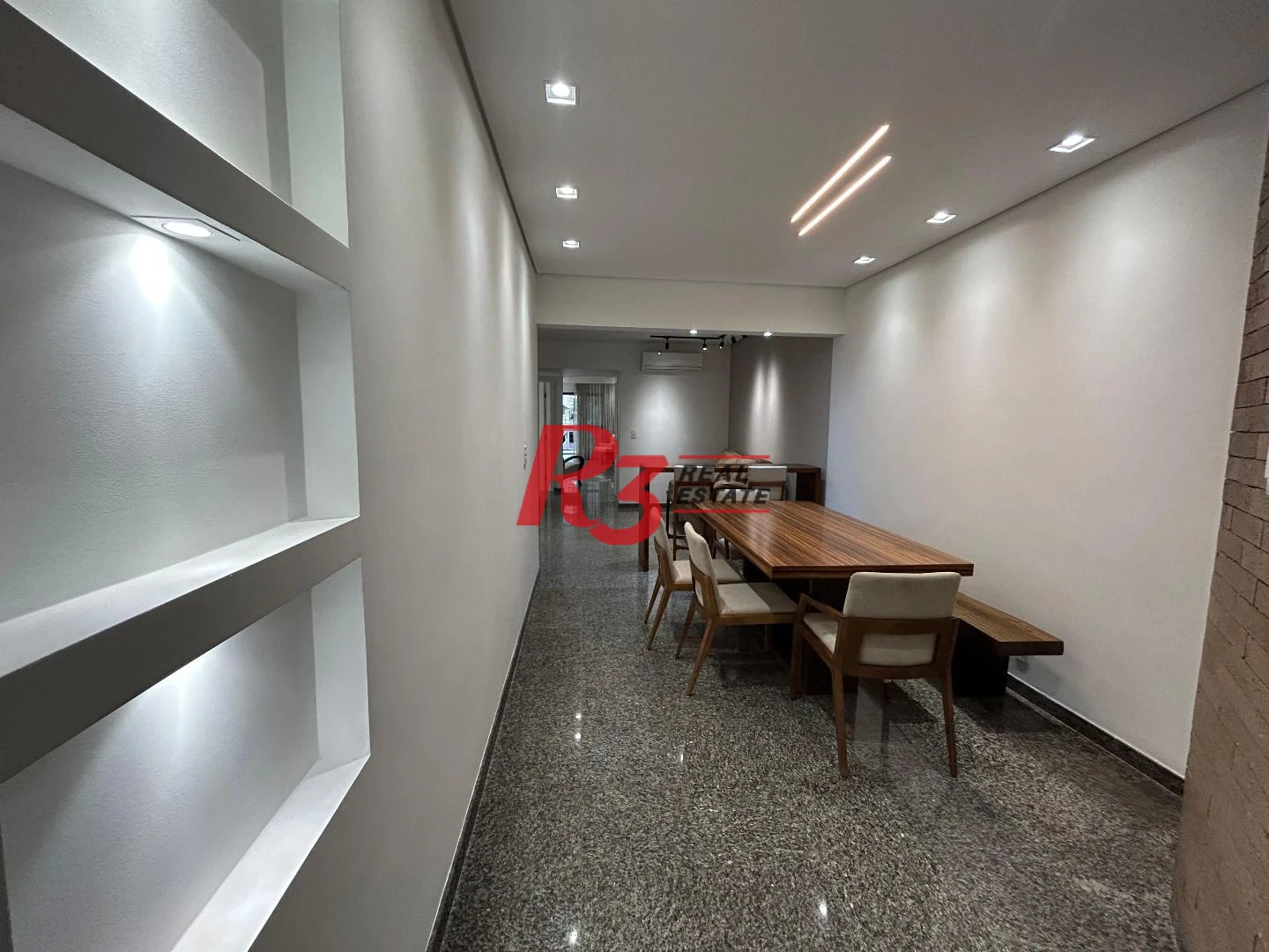 Apartamento com 3 dormitórios à venda, 189 m² por R$ 1.800.000,00 - Gonzaga - Santos/SP