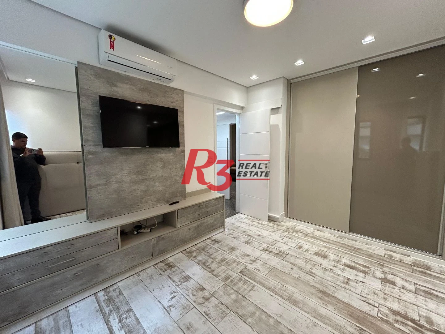 Apartamento com 3 dormitórios à venda, 189 m² por R$ 1.800.000,00 - Gonzaga - Santos/SP