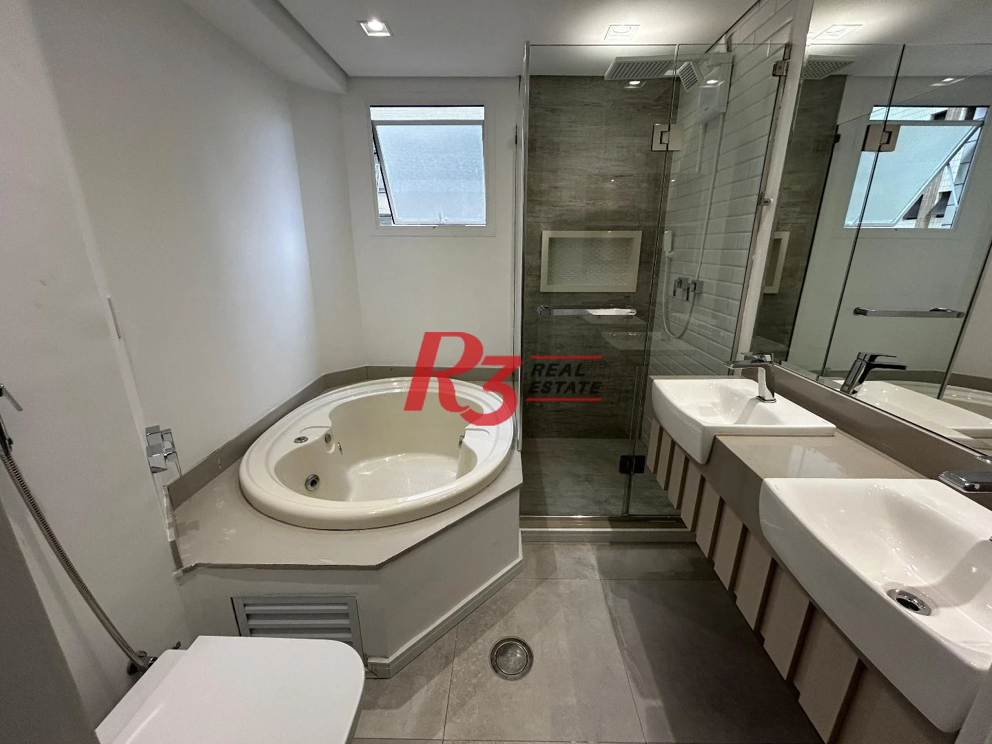 Apartamento com 3 dormitórios à venda, 189 m² por R$ 1.800.000,00 - Gonzaga - Santos/SP