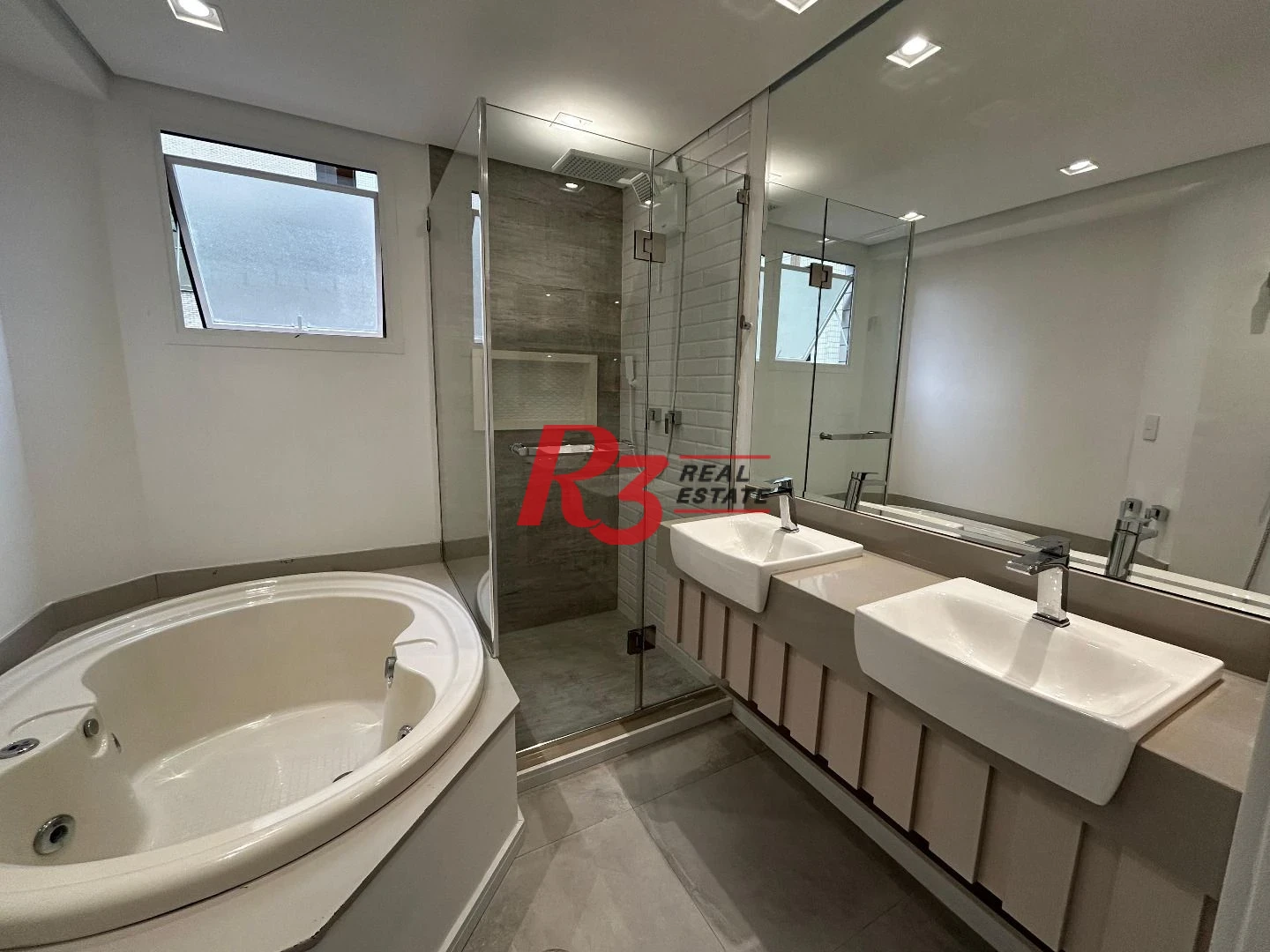 Apartamento com 3 dormitórios à venda, 189 m² por R$ 1.800.000,00 - Gonzaga - Santos/SP