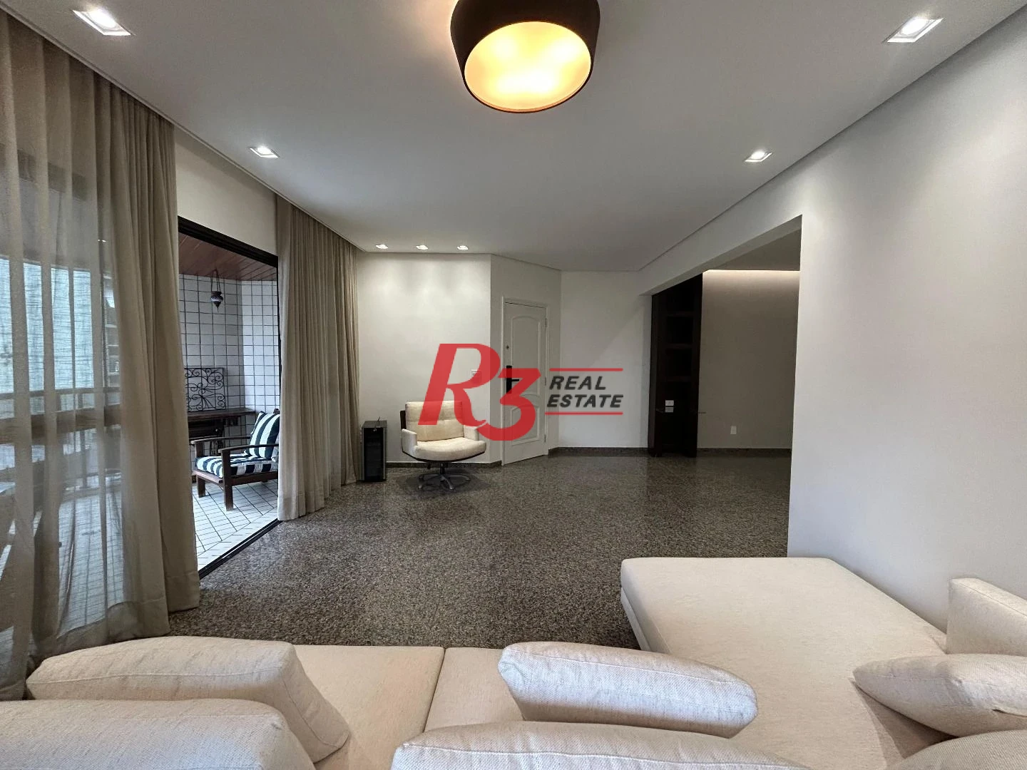 Apartamento com 3 dormitórios à venda, 189 m² por R$ 1.800.000,00 - Gonzaga - Santos/SP