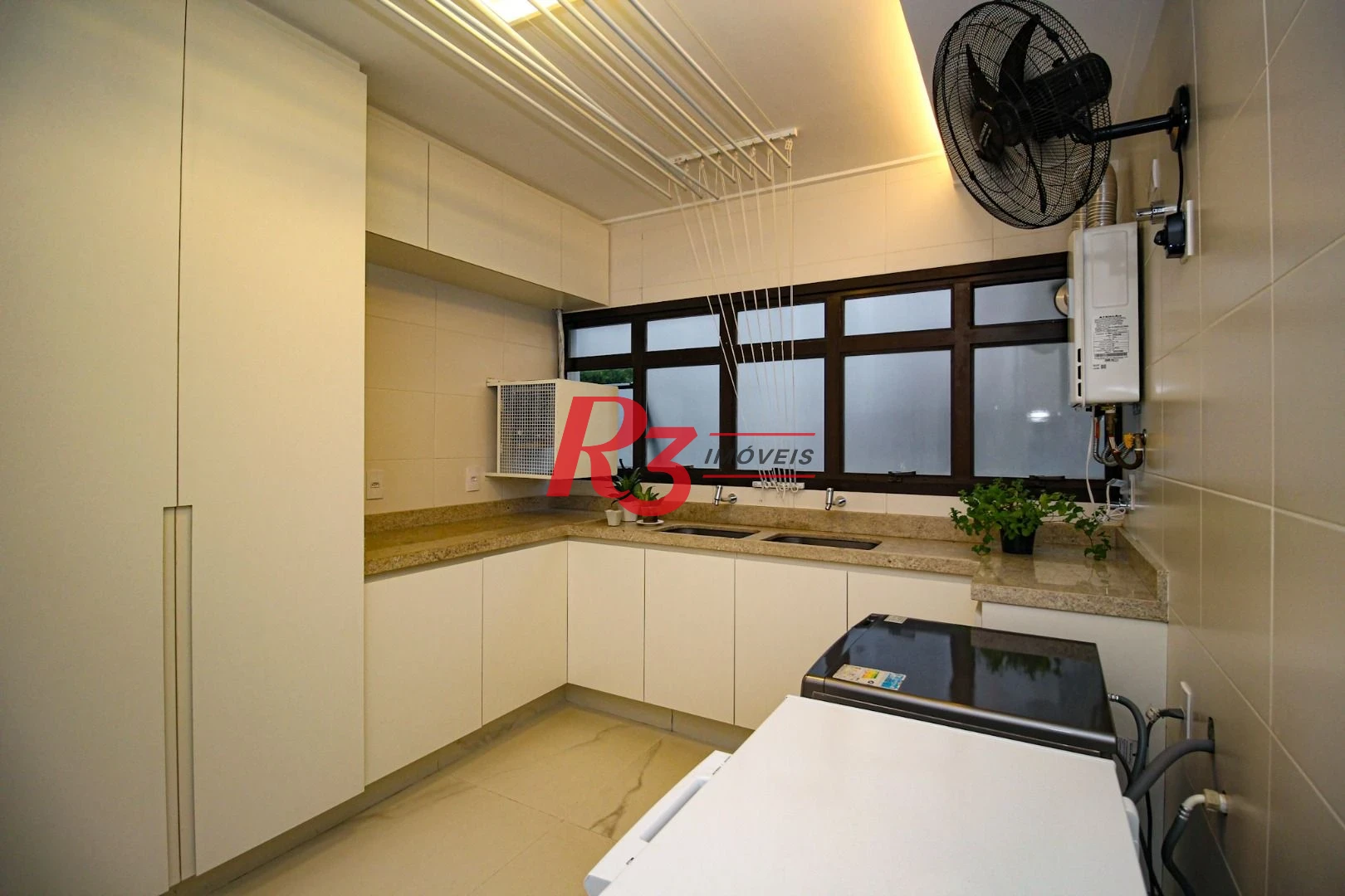 Apartamento com 4 dormitórios à venda, 320 m² por R$ 3.800.000,00 - Boqueirão - Santos/SP