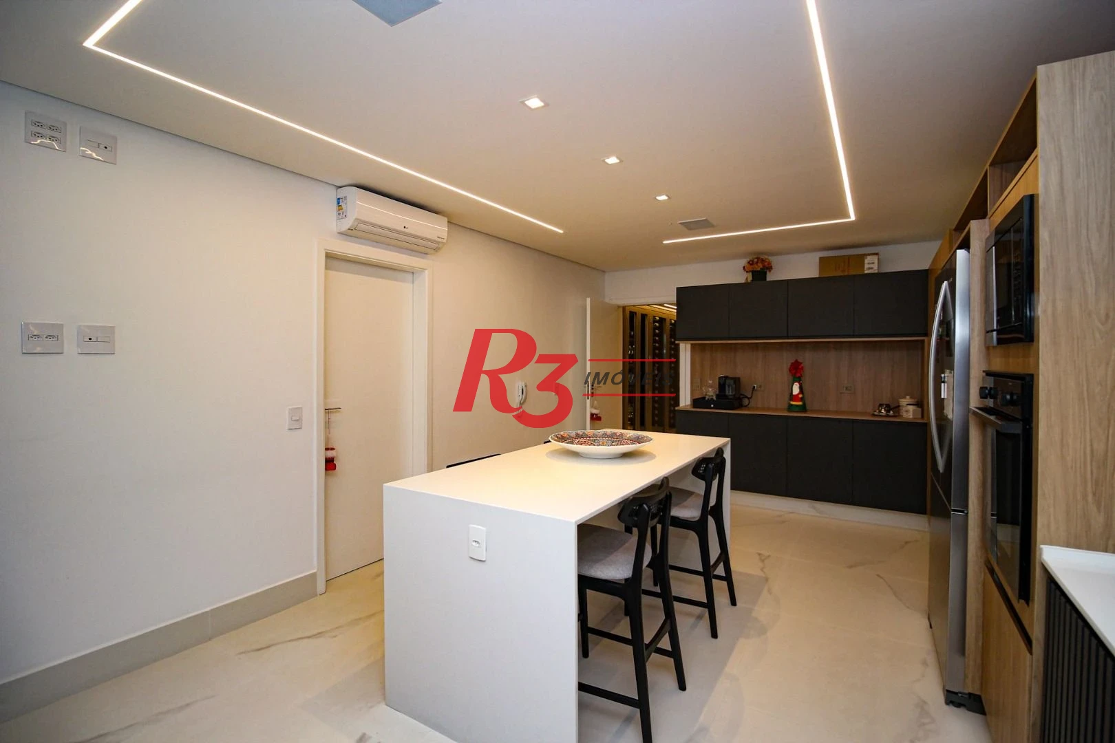 Apartamento com 4 dormitórios à venda, 320 m² por R$ 3.800.000,00 - Boqueirão - Santos/SP