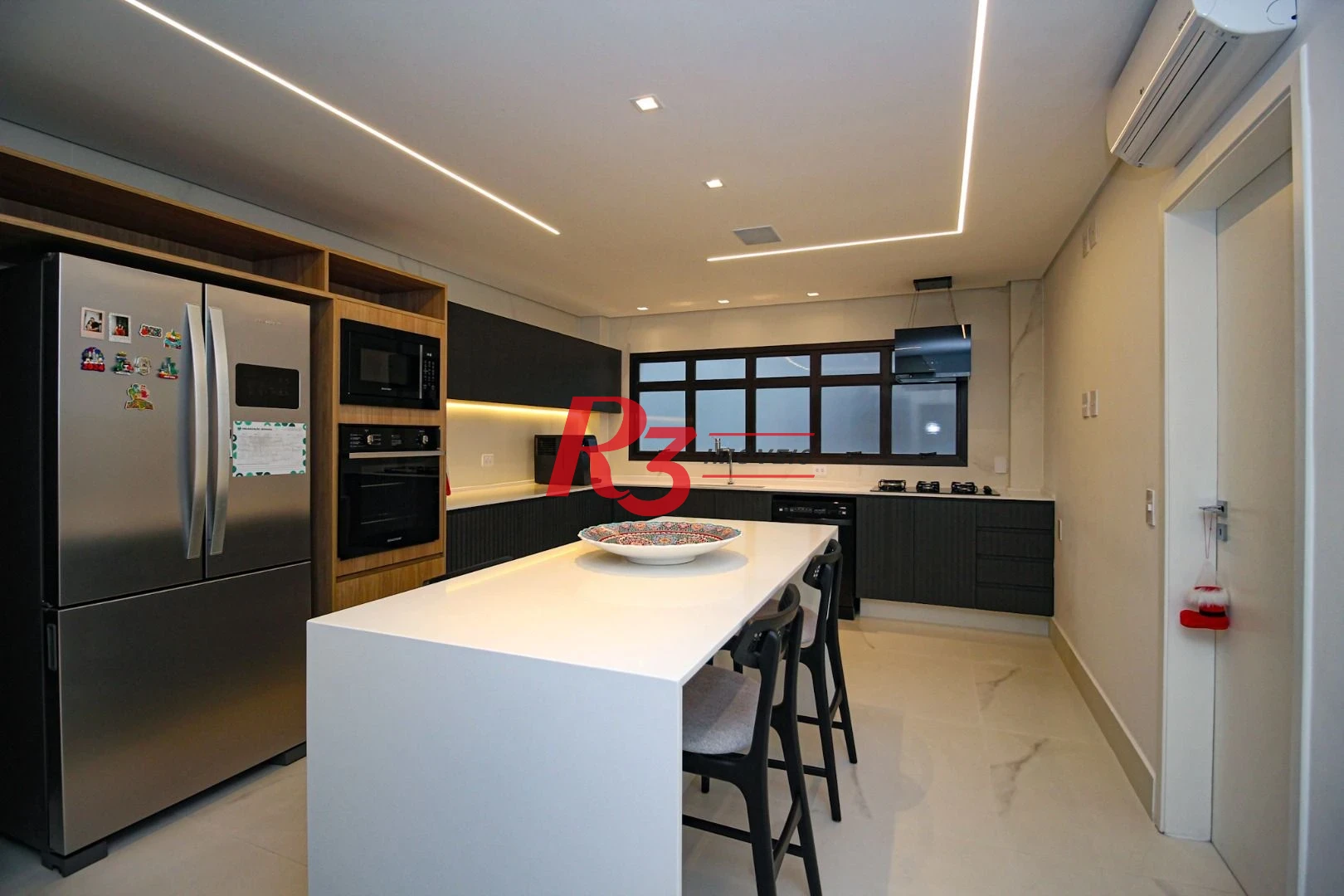 Apartamento com 4 dormitórios à venda, 320 m² por R$ 3.800.000,00 - Boqueirão - Santos/SP