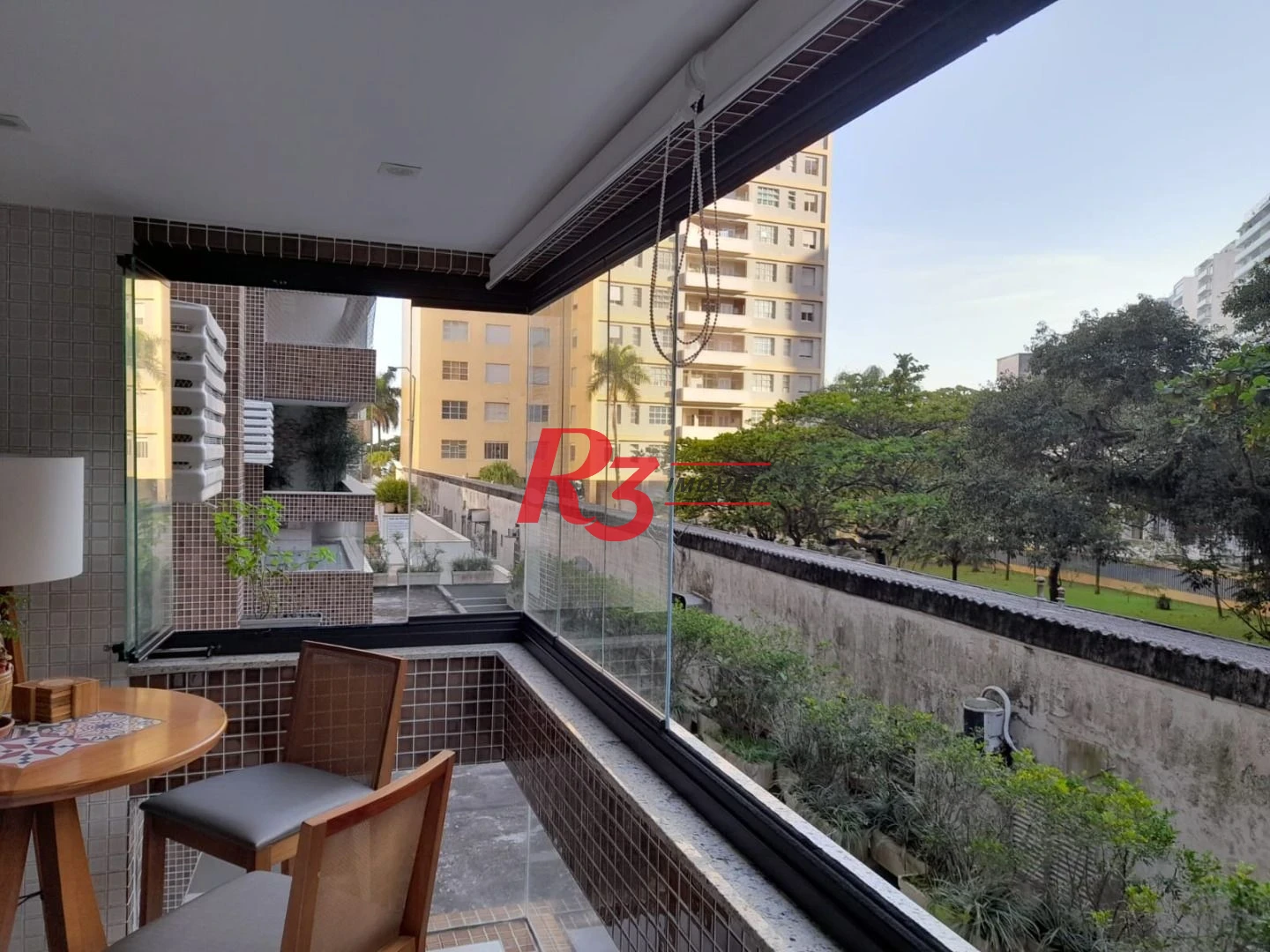 Apartamento com 3 dormitórios à venda, 140 m² por R$ 750.000,00 - Centro - Guarujá/SP