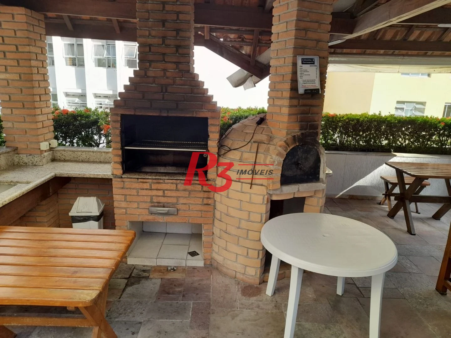 Apartamento com 3 dormitórios à venda, 140 m² por R$ 750.000,00 - Centro - Guarujá/SP