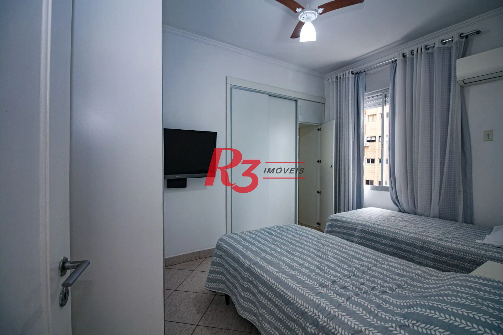Apartamento com 2 dormitórios à venda, 98 m² por R$ 1.100.000,00 - Embaré - Santos/SP
