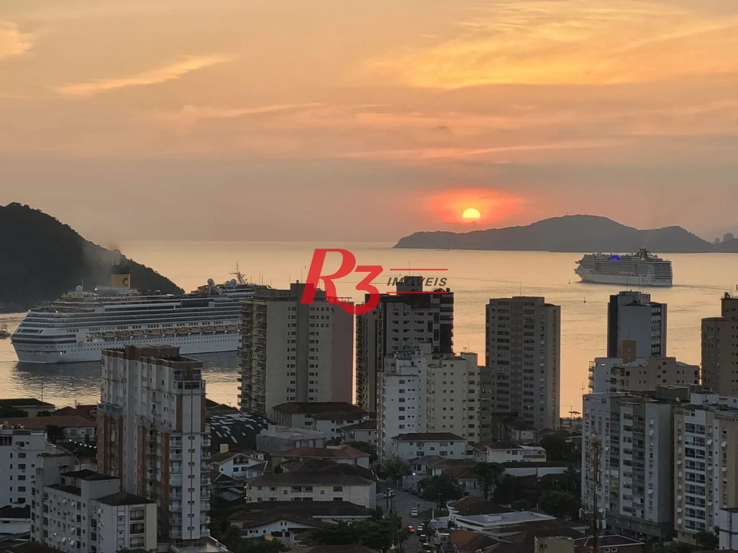Apartamento com 2 dormitórios à venda, 78 m² por R$ 910.000,00 - Ponta da Praia - Santos/SP
