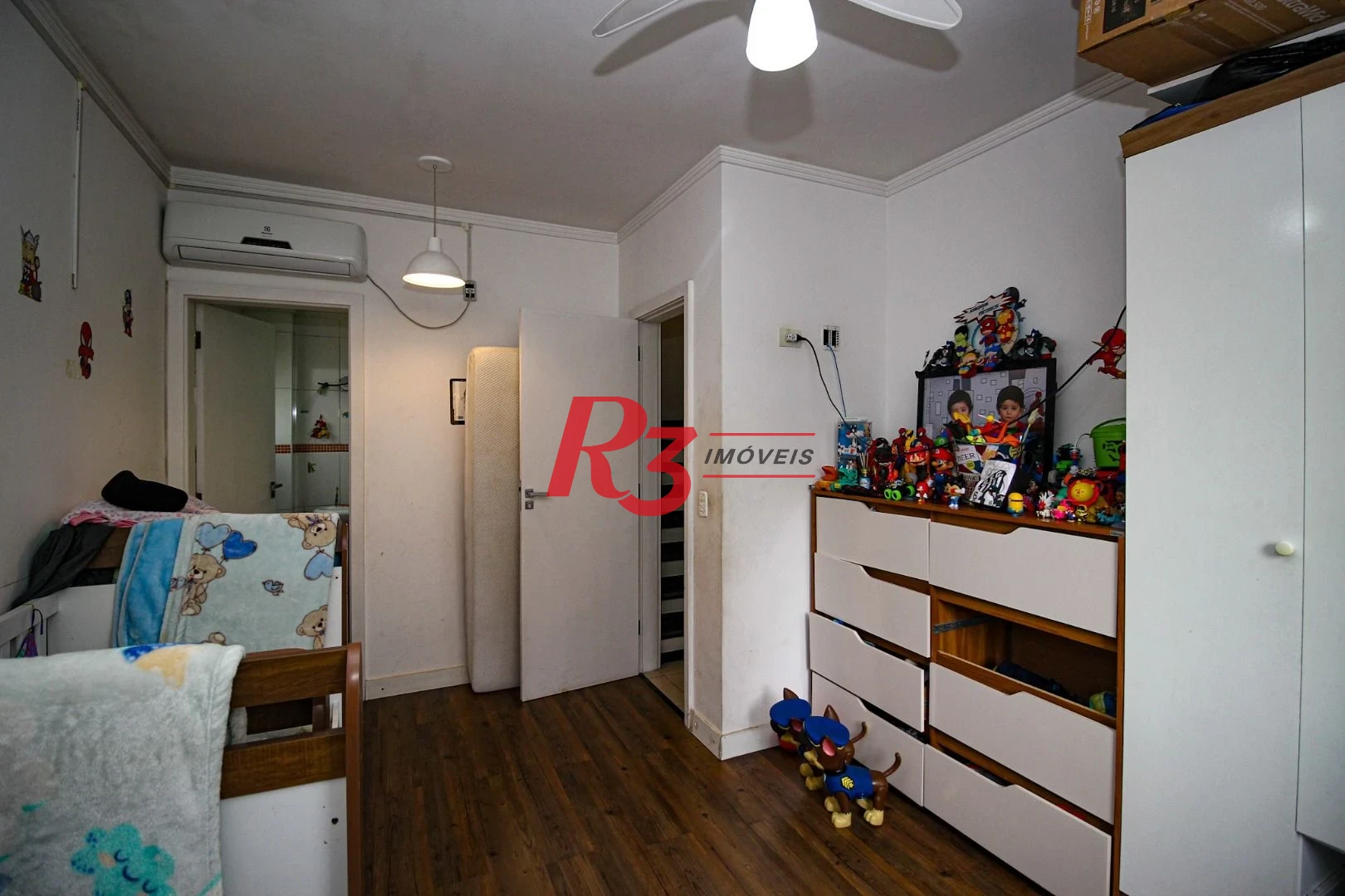 Casa com 3 dormitórios à venda, 155 m² por R$ 1.910.000,00 - Embaré - Santos/SP