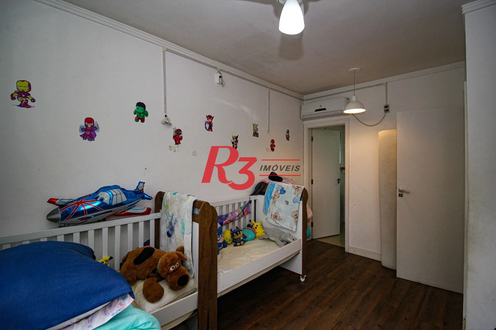 Casa com 3 dormitórios à venda, 155 m² por R$ 1.910.000,00 - Embaré - Santos/SP