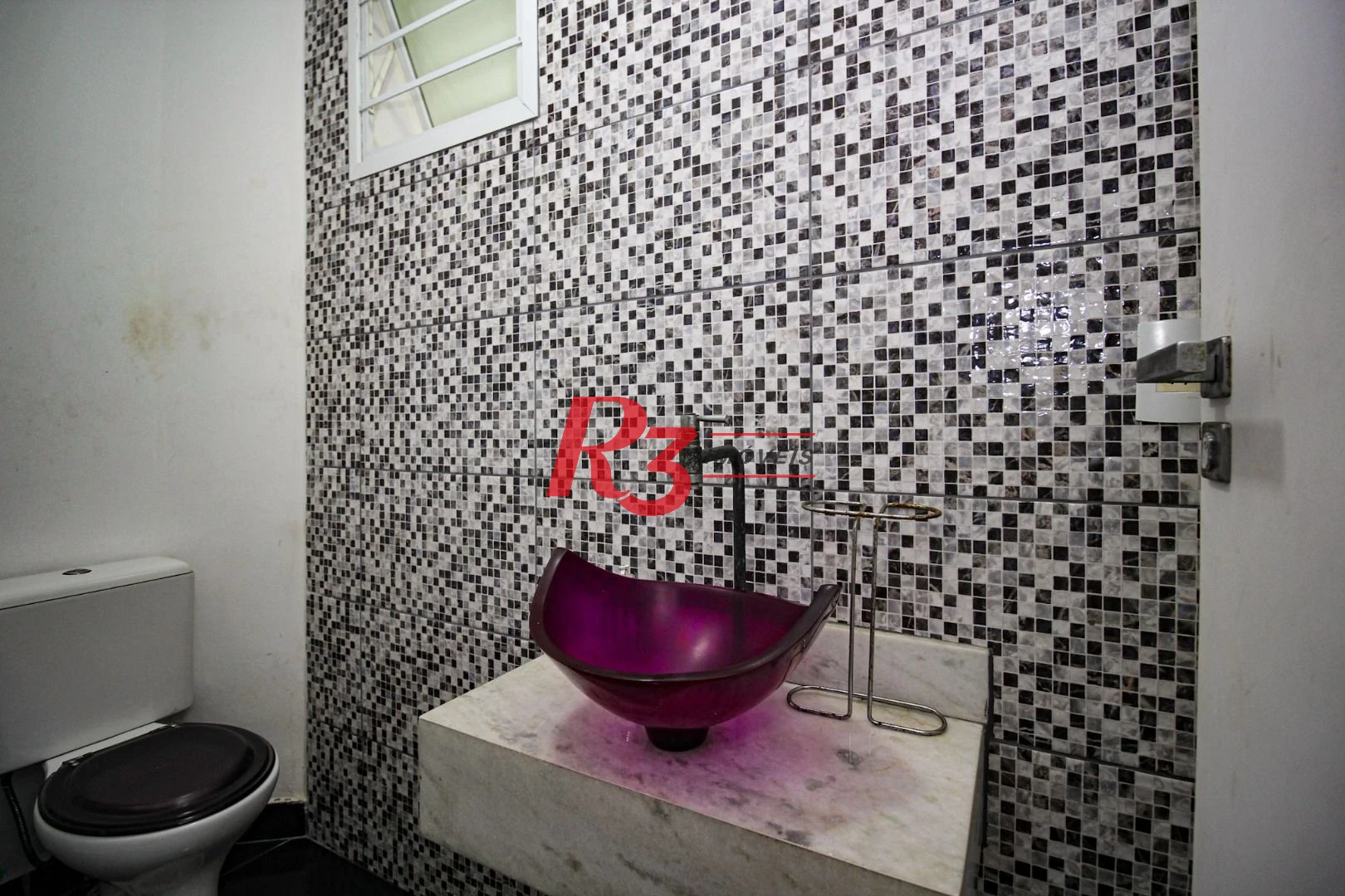 Casa com 3 dormitórios à venda, 155 m² por R$ 1.910.000,00 - Embaré - Santos/SP