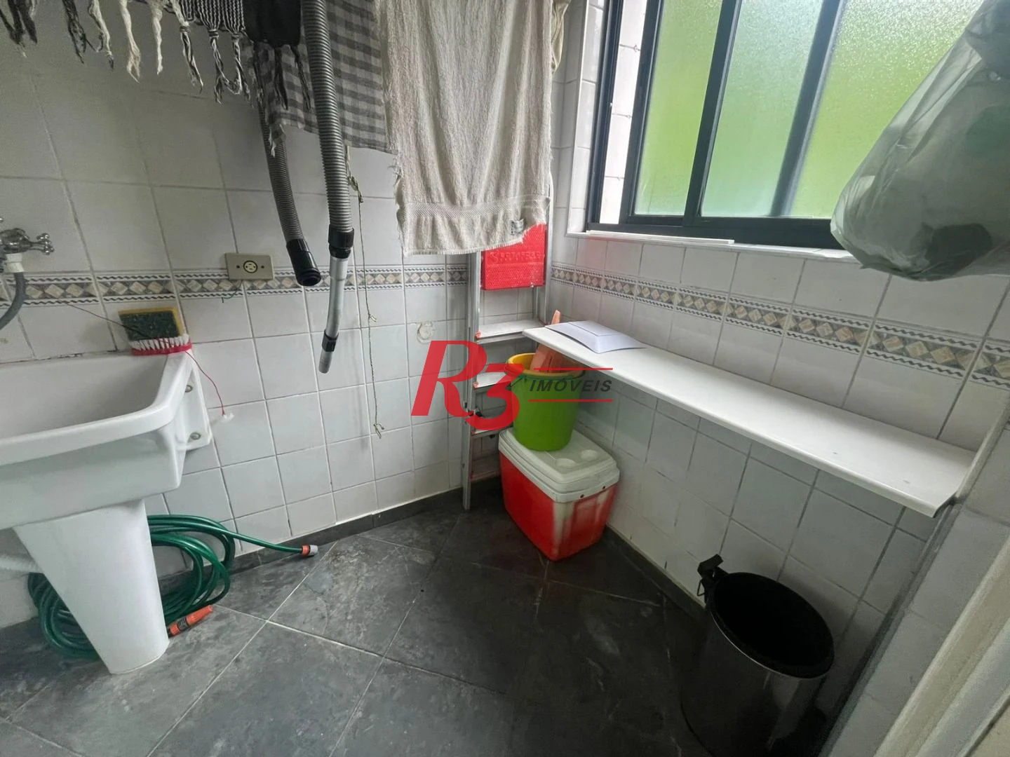 Apartamento com 3 dormitórios para alugar, 120 m² por R$ 6.000,02/mês - Barra Funda - Guarujá/SP