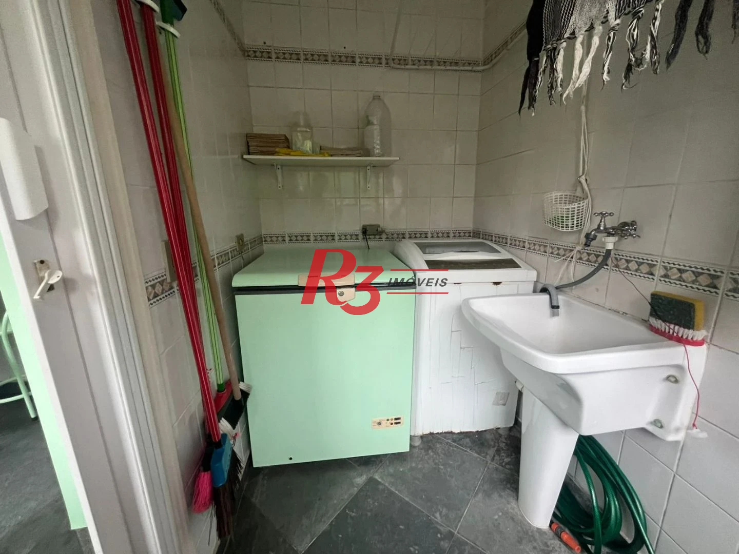 Apartamento com 3 dormitórios para alugar, 120 m² por R$ 6.000,02/mês - Barra Funda - Guarujá/SP