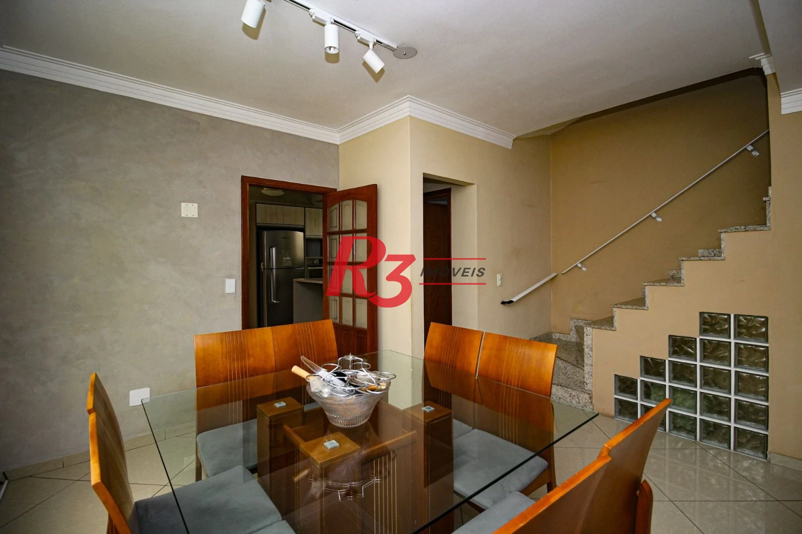 Sobrado com 3 dormitórios à venda, 136 m² por R$ 780.000,00 - Vila Valença - São Vicente/SP