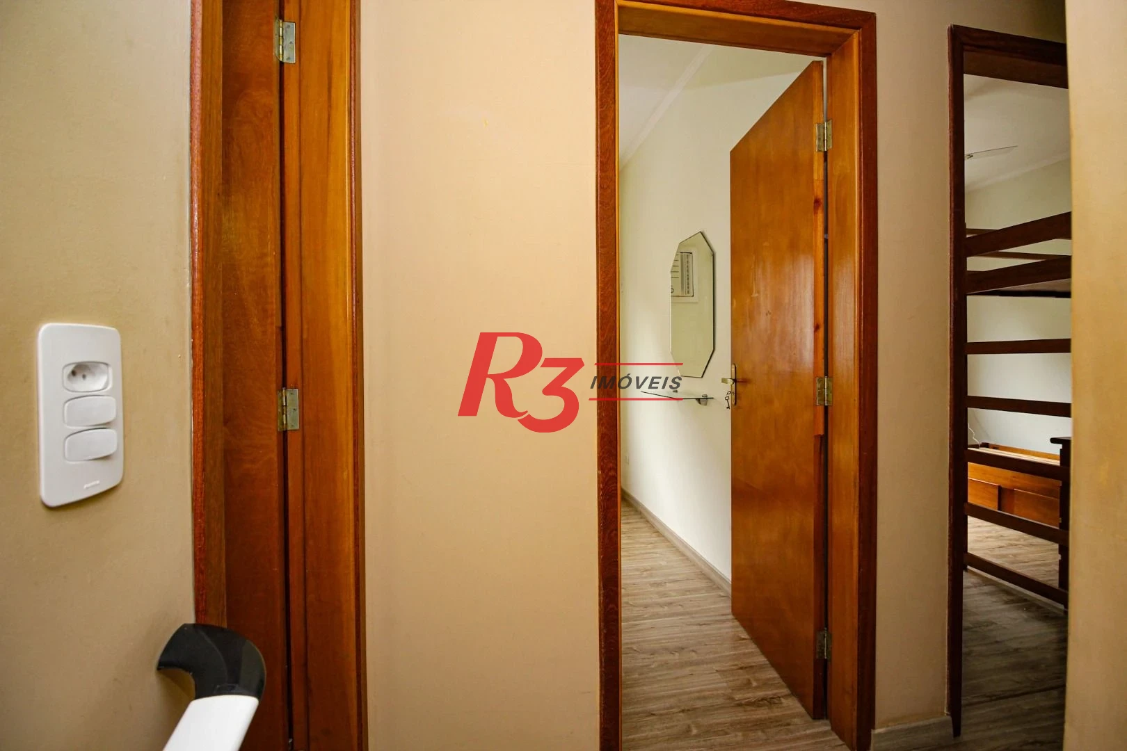Sobrado com 3 dormitórios à venda, 136 m² por R$ 780.000,00 - Vila Valença - São Vicente/SP