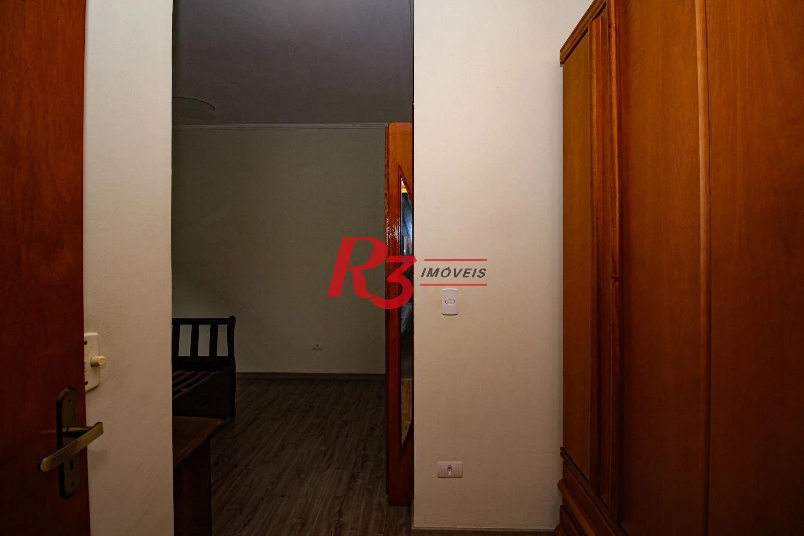 Sobrado com 3 dormitórios à venda, 136 m² por R$ 780.000,00 - Vila Valença - São Vicente/SP
