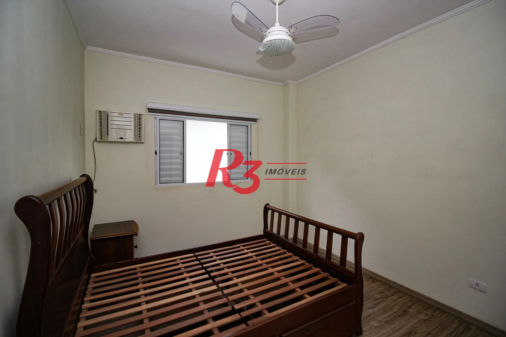 Sobrado com 3 dormitórios à venda, 136 m² por R$ 780.000,00 - Vila Valença - São Vicente/SP