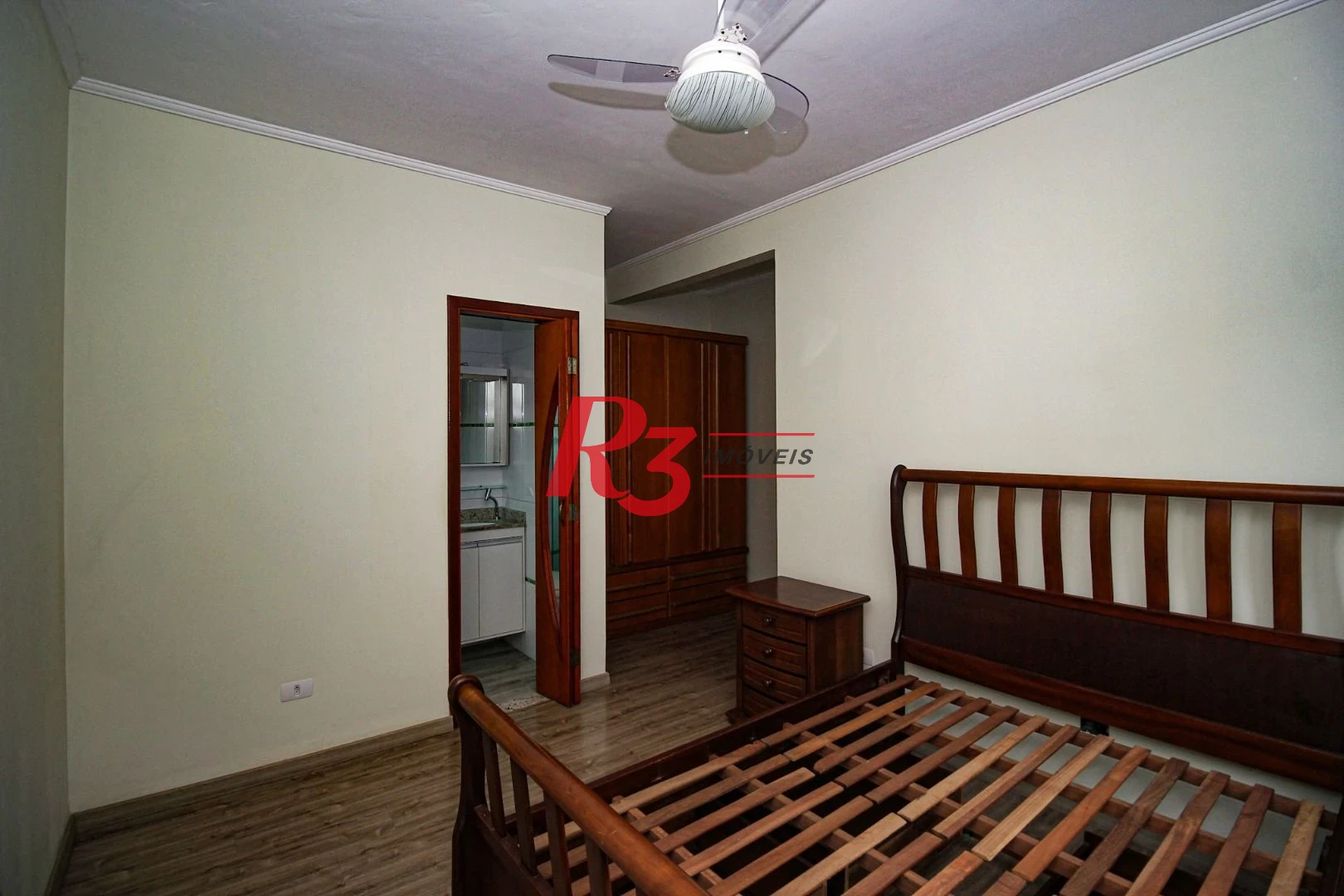 Sobrado com 3 dormitórios à venda, 136 m² por R$ 780.000,00 - Vila Valença - São Vicente/SP