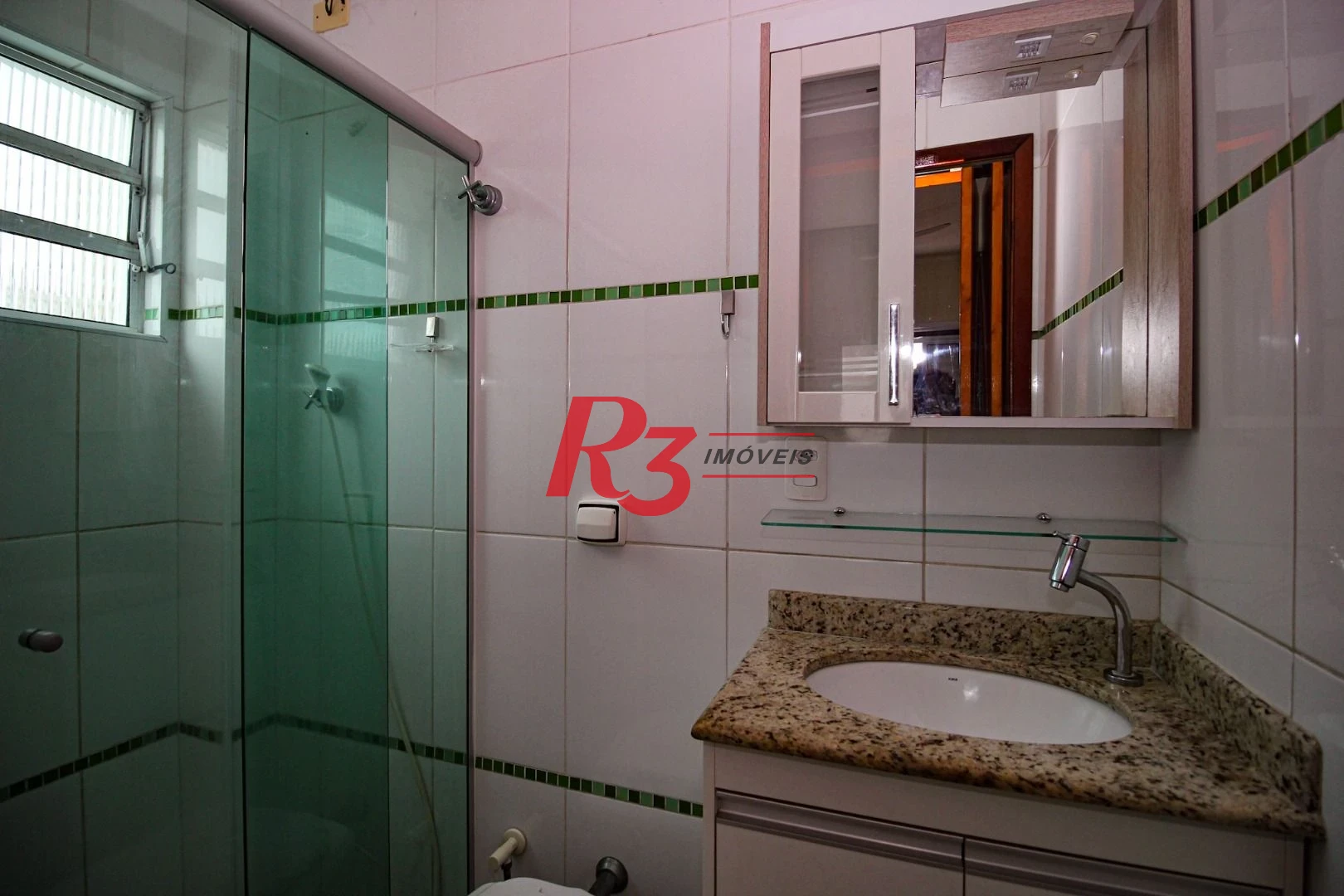 Sobrado com 3 dormitórios à venda, 136 m² por R$ 780.000,00 - Vila Valença - São Vicente/SP