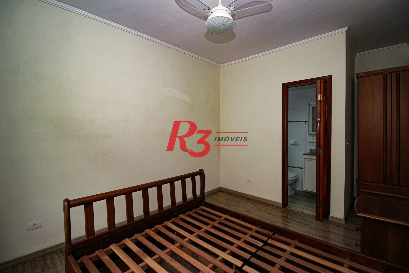 Sobrado com 3 dormitórios à venda, 136 m² por R$ 780.000,00 - Vila Valença - São Vicente/SP