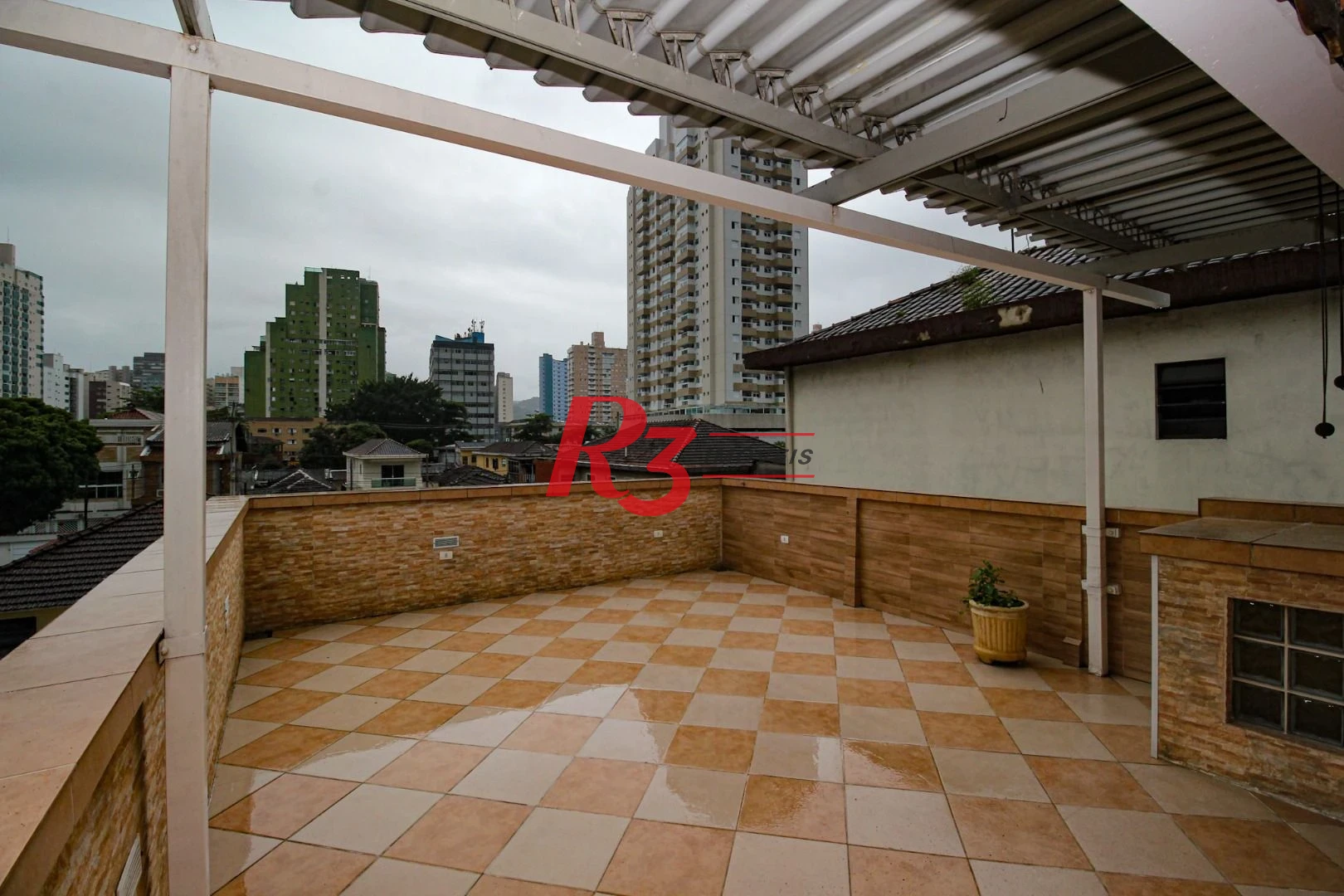 Sobrado com 3 dormitórios à venda, 136 m² por R$ 780.000,00 - Vila Valença - São Vicente/SP