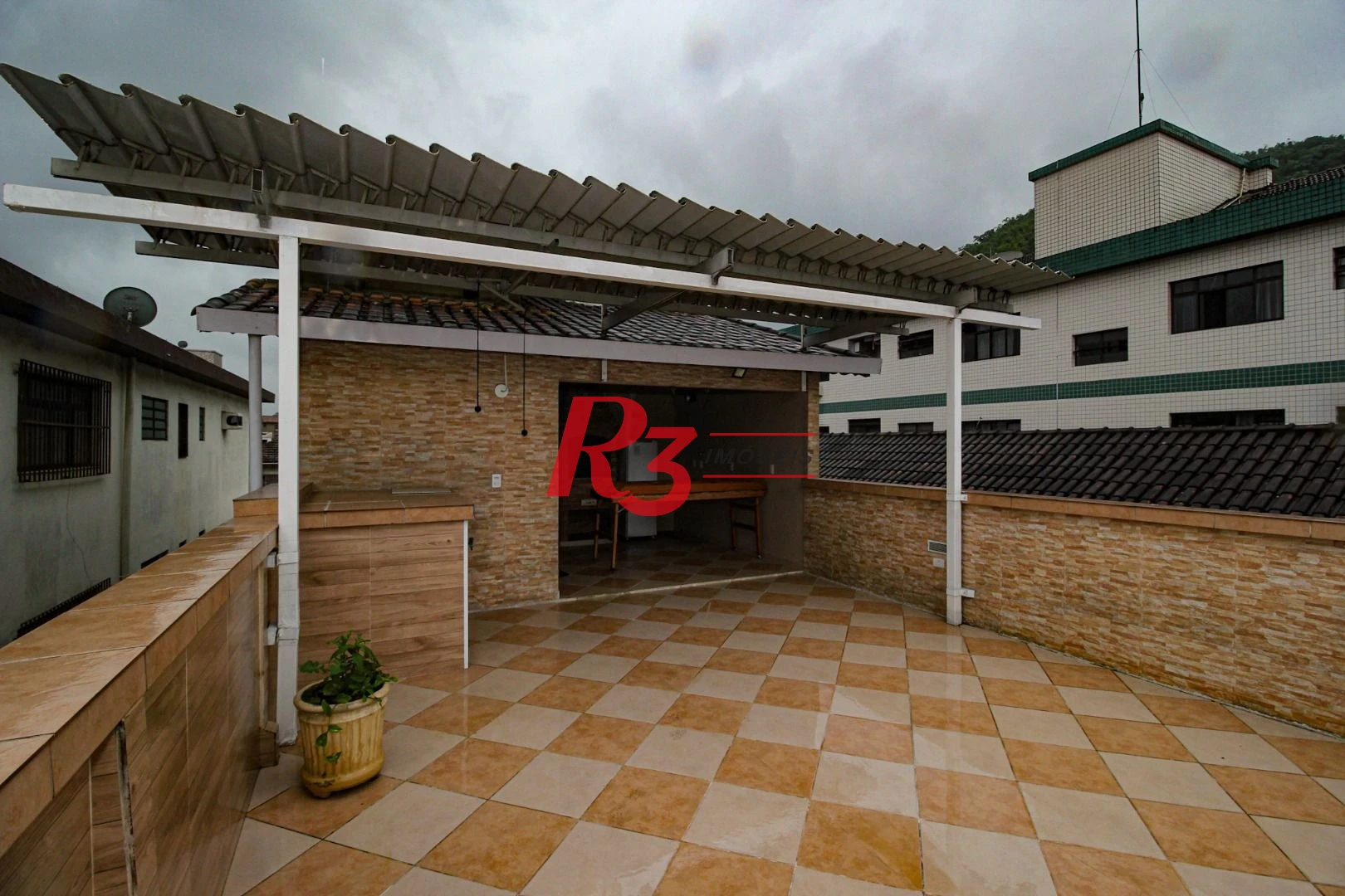 Sobrado com 3 dormitórios à venda, 136 m² por R$ 780.000,00 - Vila Valença - São Vicente/SP