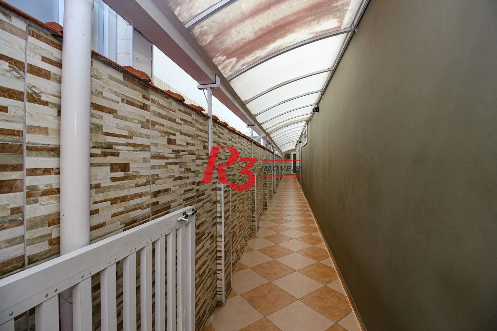 Sobrado com 3 dormitórios à venda, 136 m² por R$ 780.000,00 - Vila Valença - São Vicente/SP