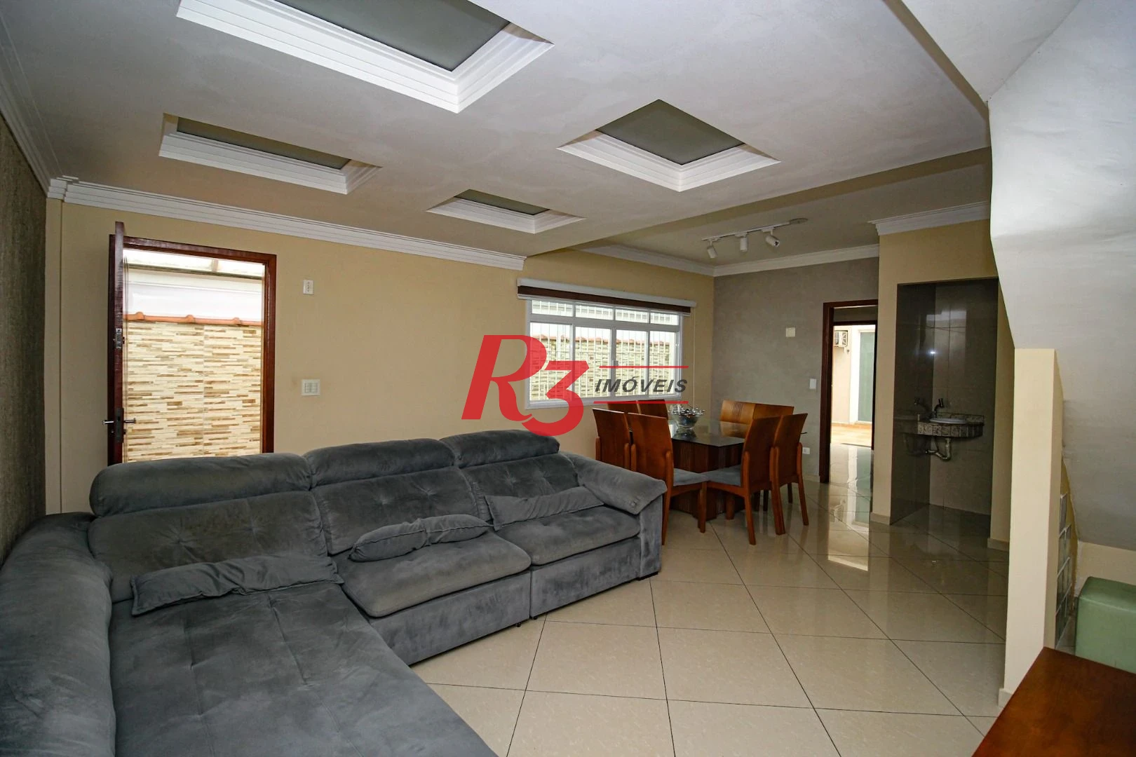 Sobrado com 3 dormitórios à venda, 136 m² por R$ 780.000,00 - Vila Valença - São Vicente/SP