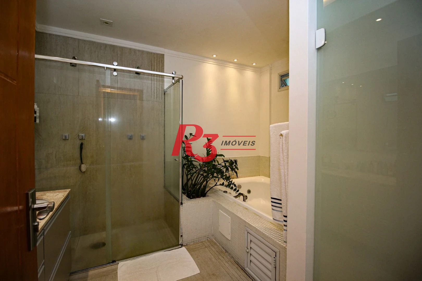 Village à venda, 227 m² por R$ 3.000.000,00 - Ponta da Praia - Santos/SP