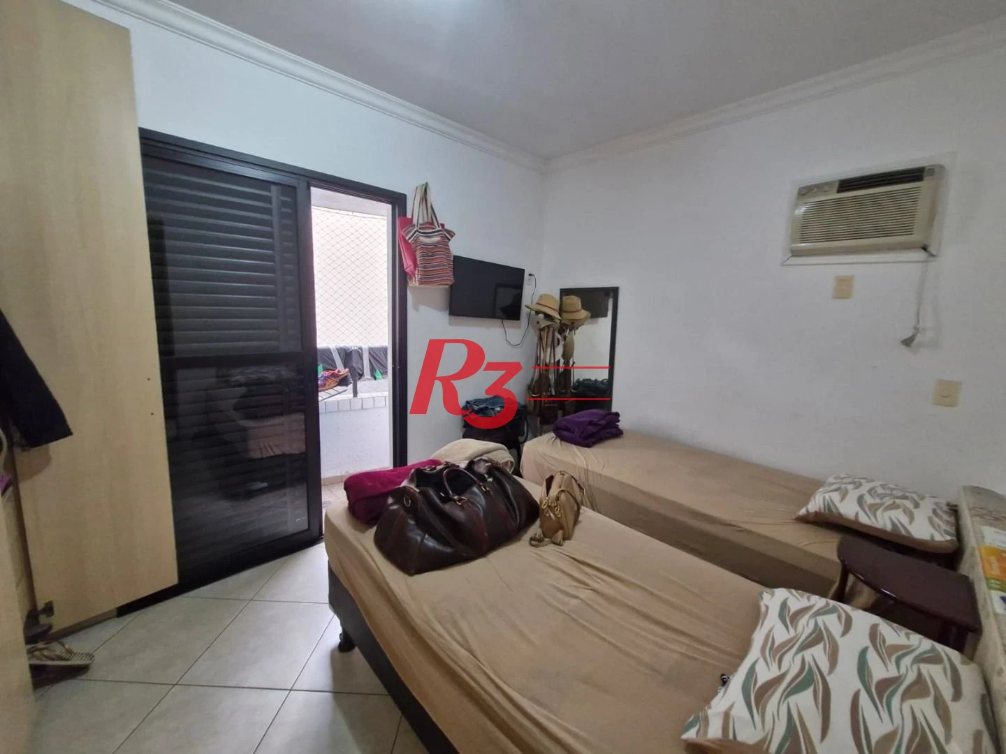 Apartamento com 2 dormitórios à venda, 83 m² por R$ 650.000,00 - Pompéia - Santos/SP