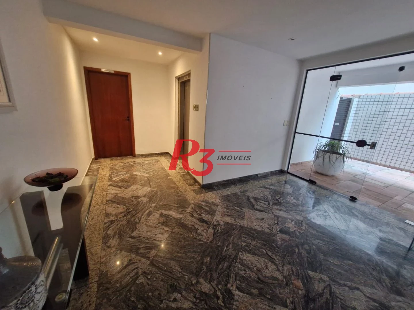 Apartamento com 2 dormitórios à venda, 83 m² por R$ 650.000,00 - Pompéia - Santos/SP
