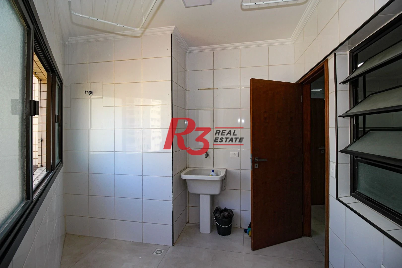 Apartamento com 3 dormitórios à venda, 136 m² por R$ 1.060.000,00 - Pompéia - Santos/SP