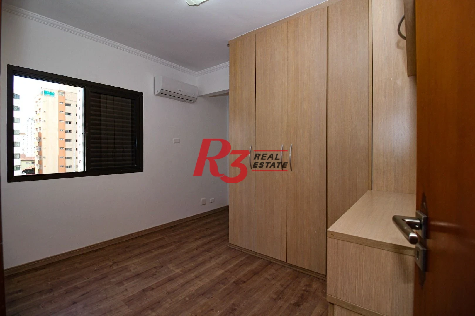 Apartamento com 3 dormitórios à venda, 136 m² por R$ 1.060.000,00 - Pompéia - Santos/SP