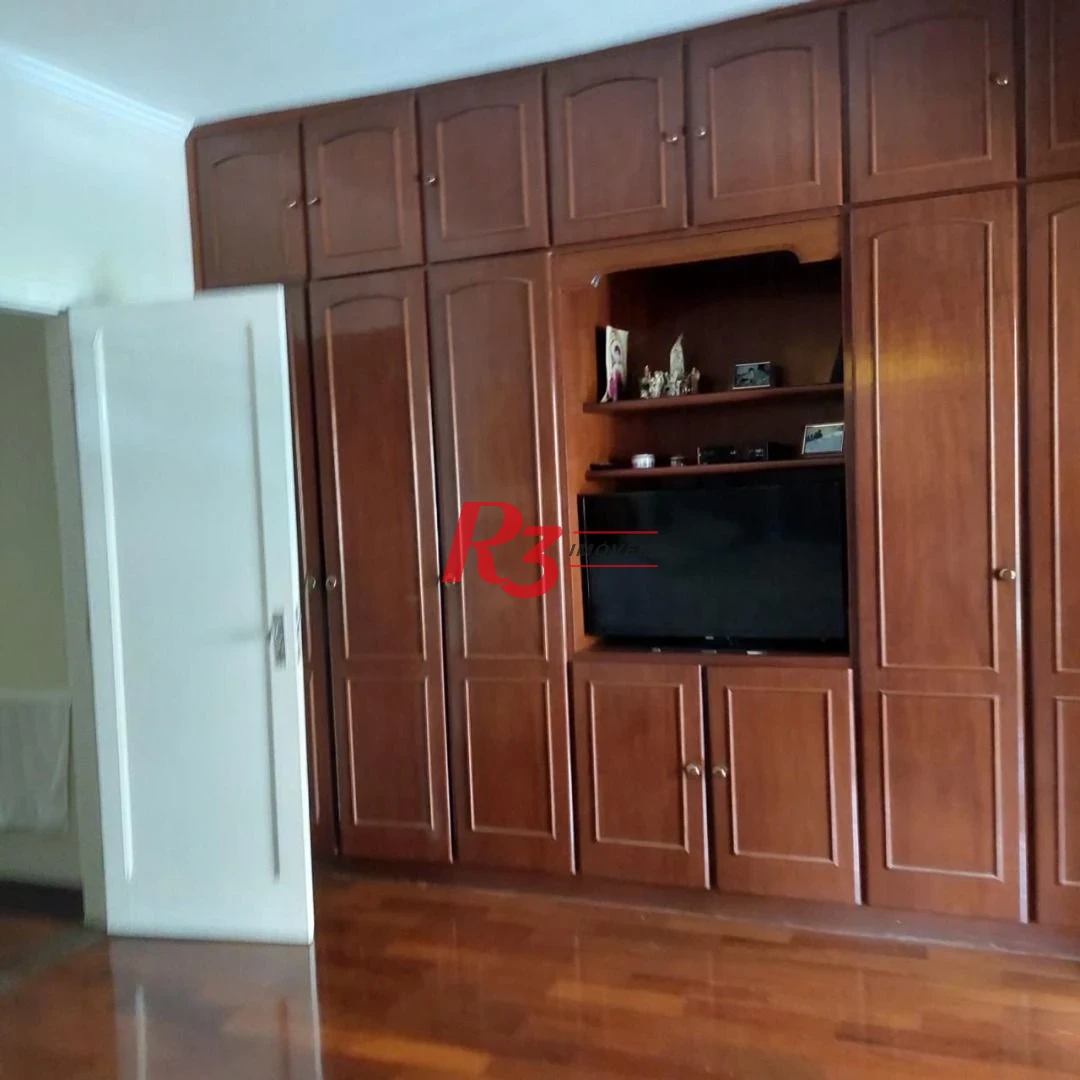 Sobrado com 3 dormitórios à venda, 276 m² por R$ 2.630.000,00 - Boqueirão - Santos/SP