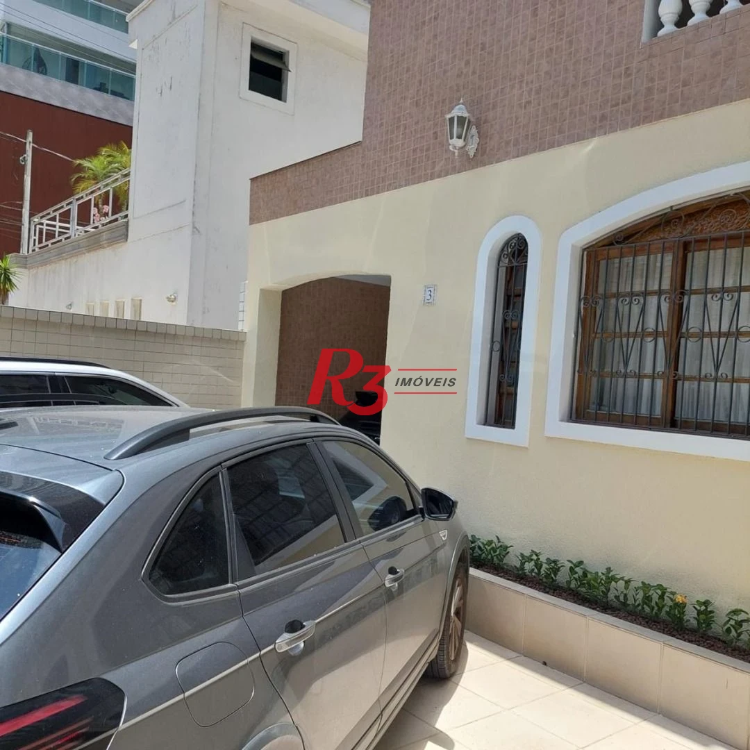 Sobrado com 3 dormitórios à venda, 276 m² por R$ 2.630.000,00 - Boqueirão - Santos/SP
