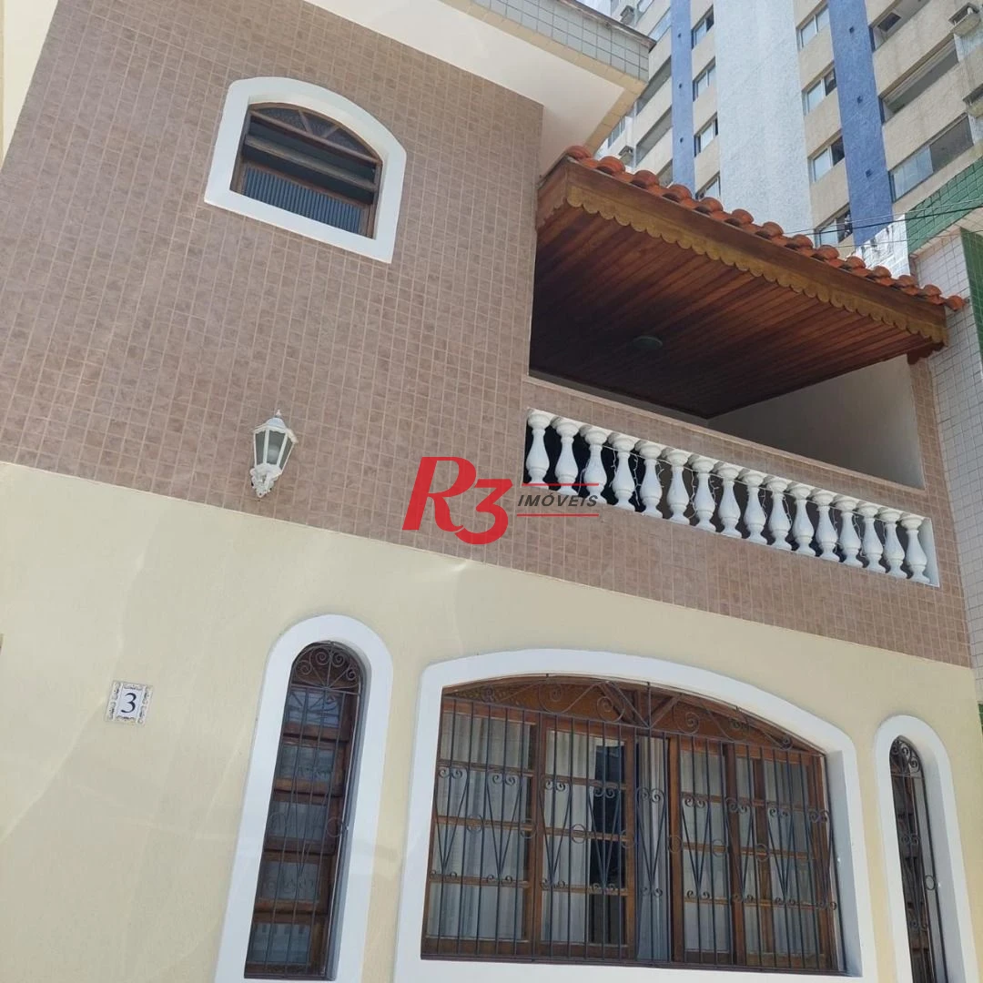 Sobrado com 3 dormitórios à venda, 276 m² por R$ 2.630.000,00 - Boqueirão - Santos/SP
