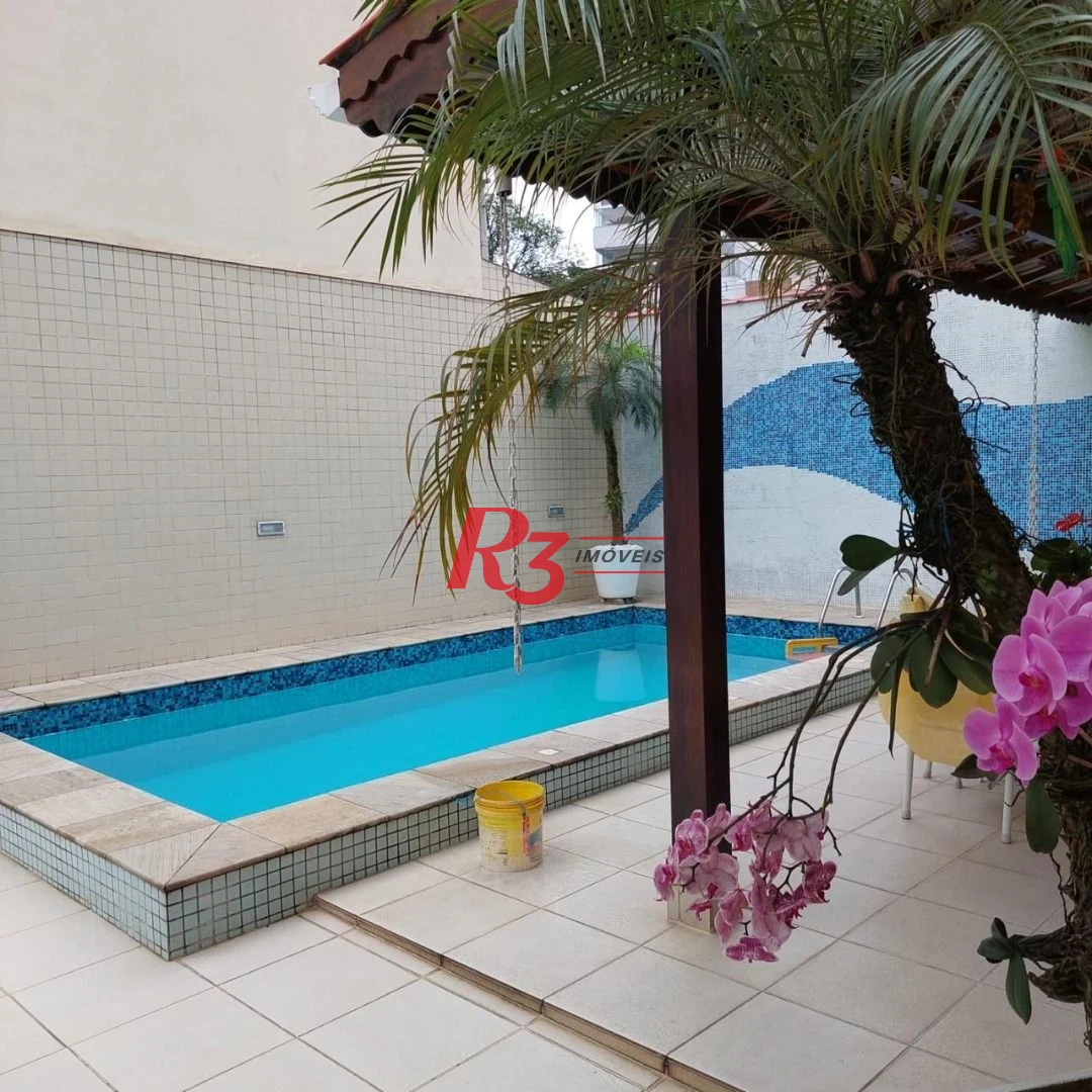 Sobrado com 3 dormitórios à venda, 276 m² por R$ 2.630.000,00 - Boqueirão - Santos/SP