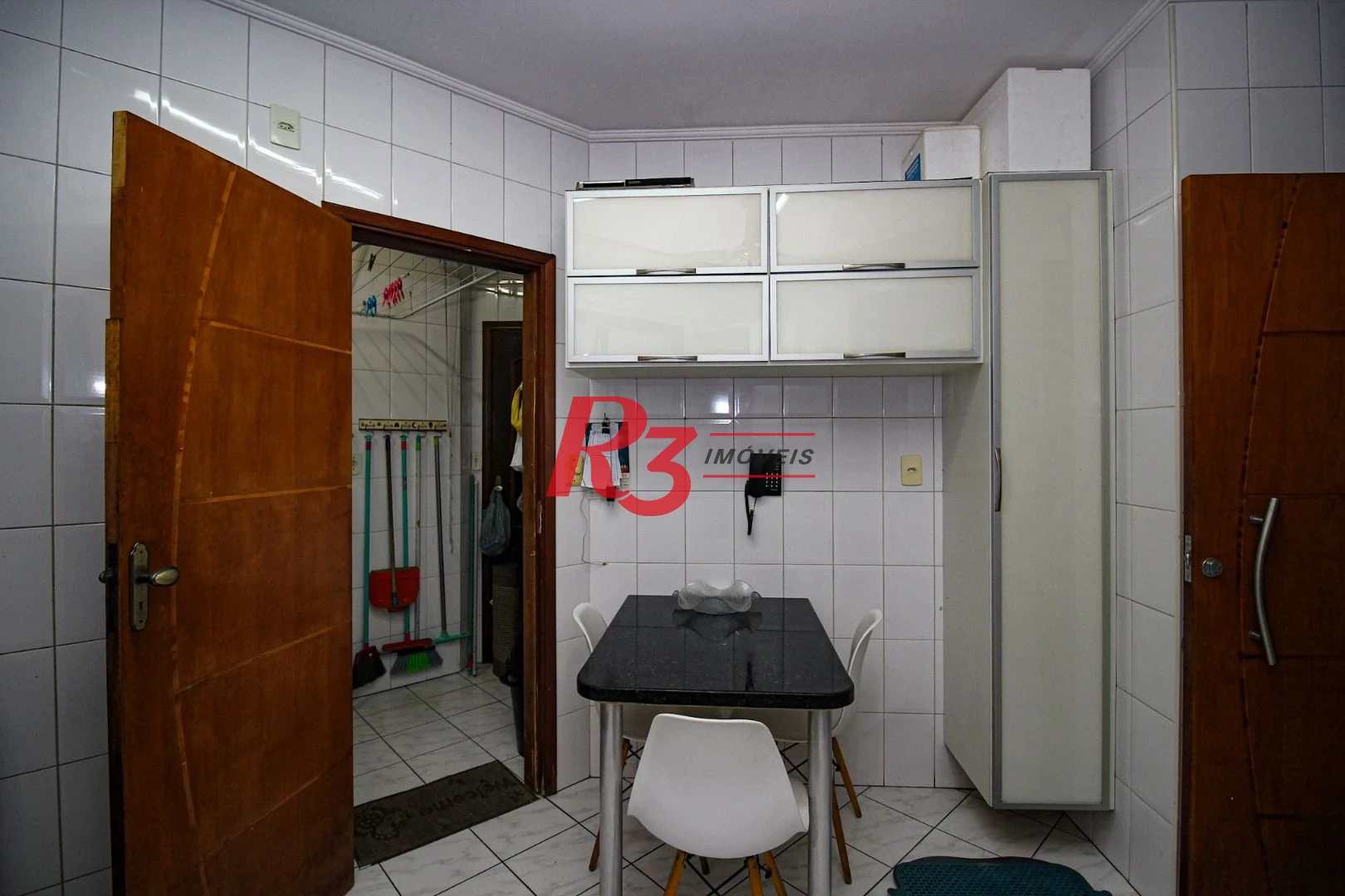 Apartamento com 2 dormitórios à venda, 82 m² por R$ 620.000,00 - Embaré - Santos/SP