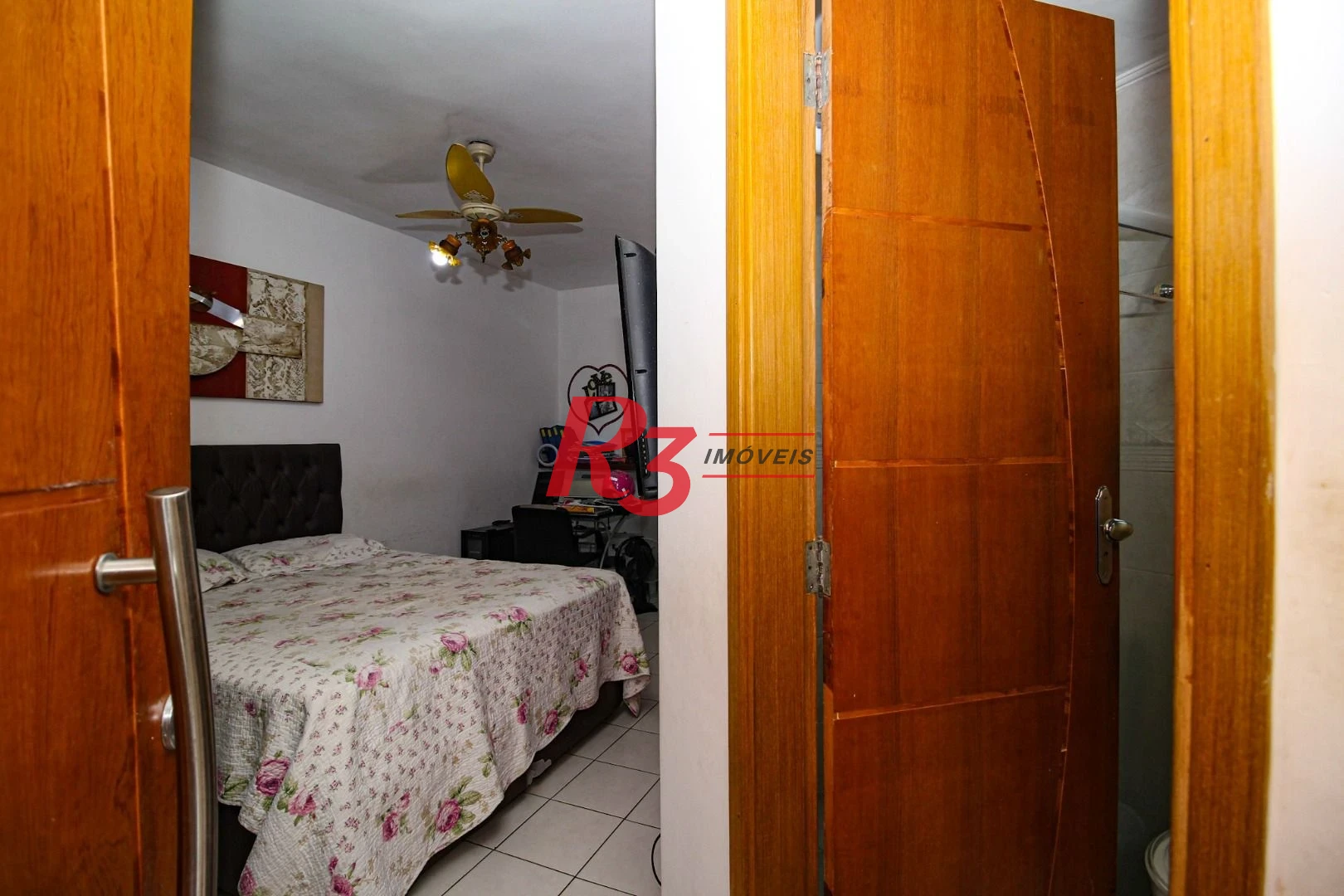 Apartamento com 2 dormitórios à venda, 82 m² por R$ 620.000,00 - Embaré - Santos/SP
